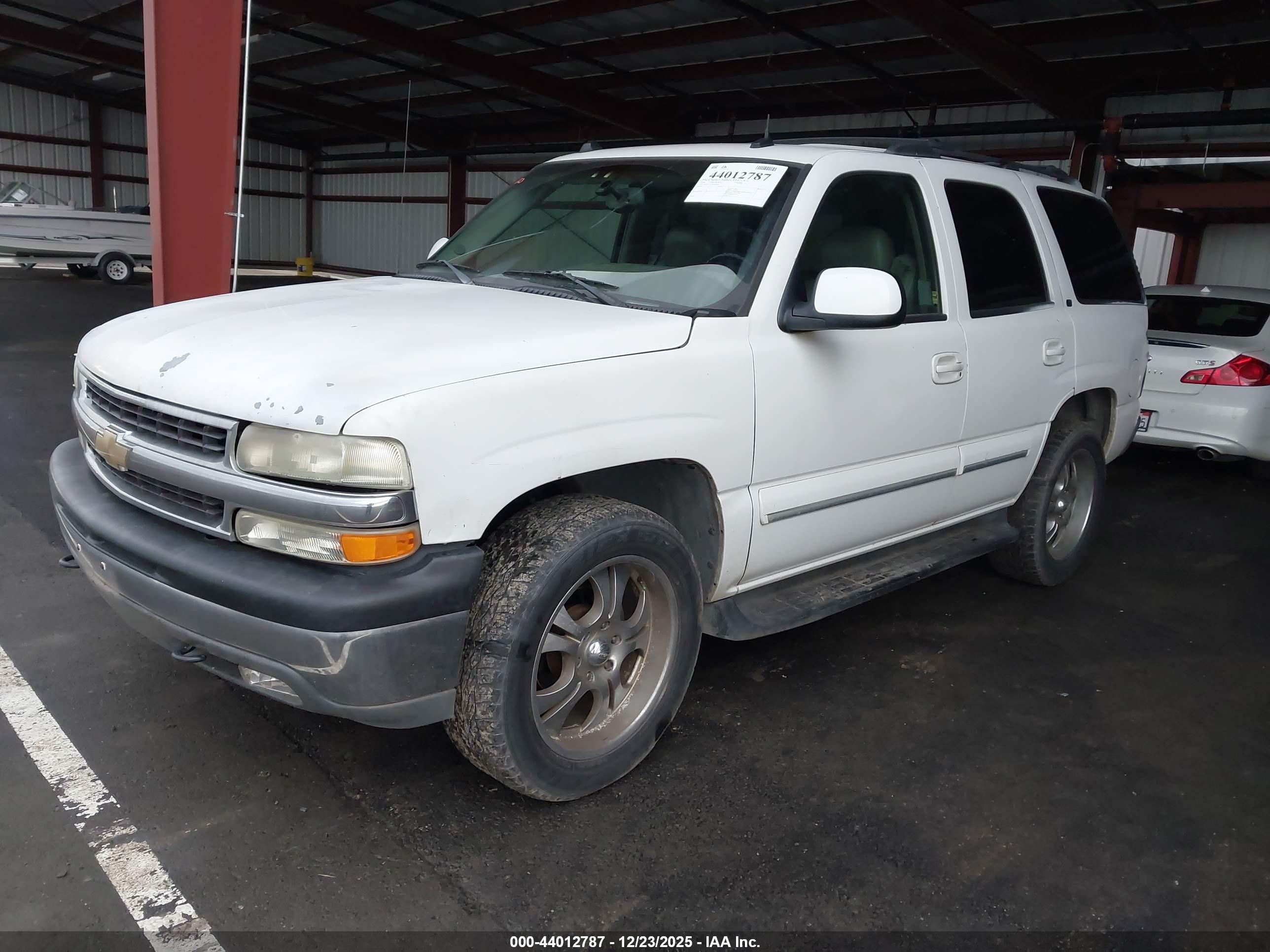 CHEVROLET TAHOE image 2