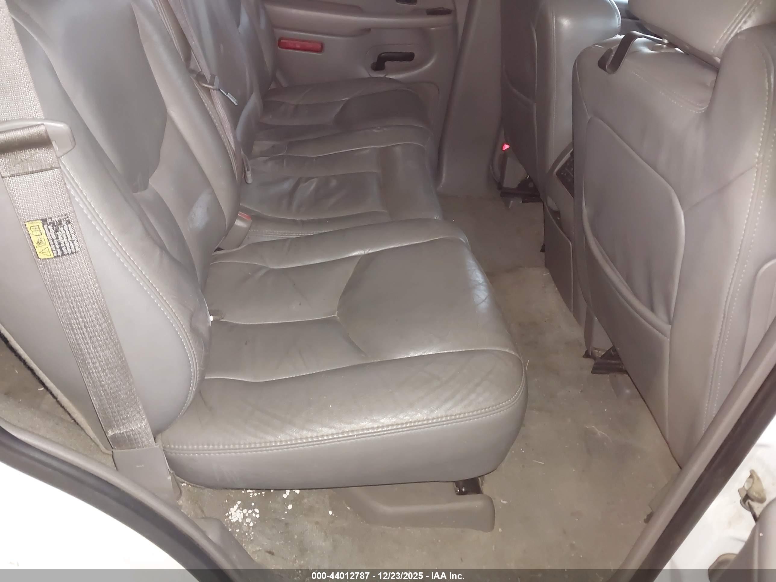 CHEVROLET TAHOE image 8