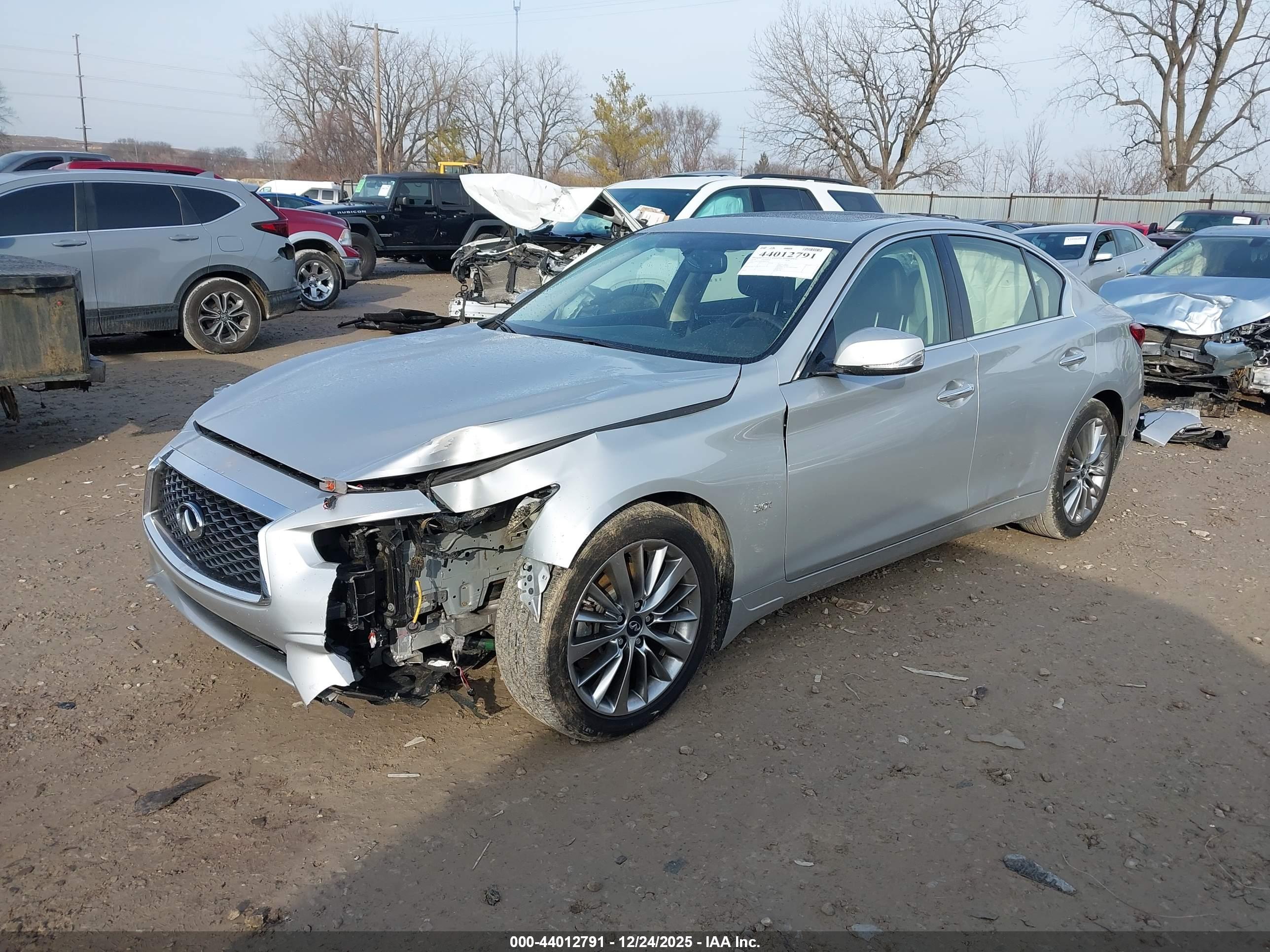 INFINITI Q50 image 2