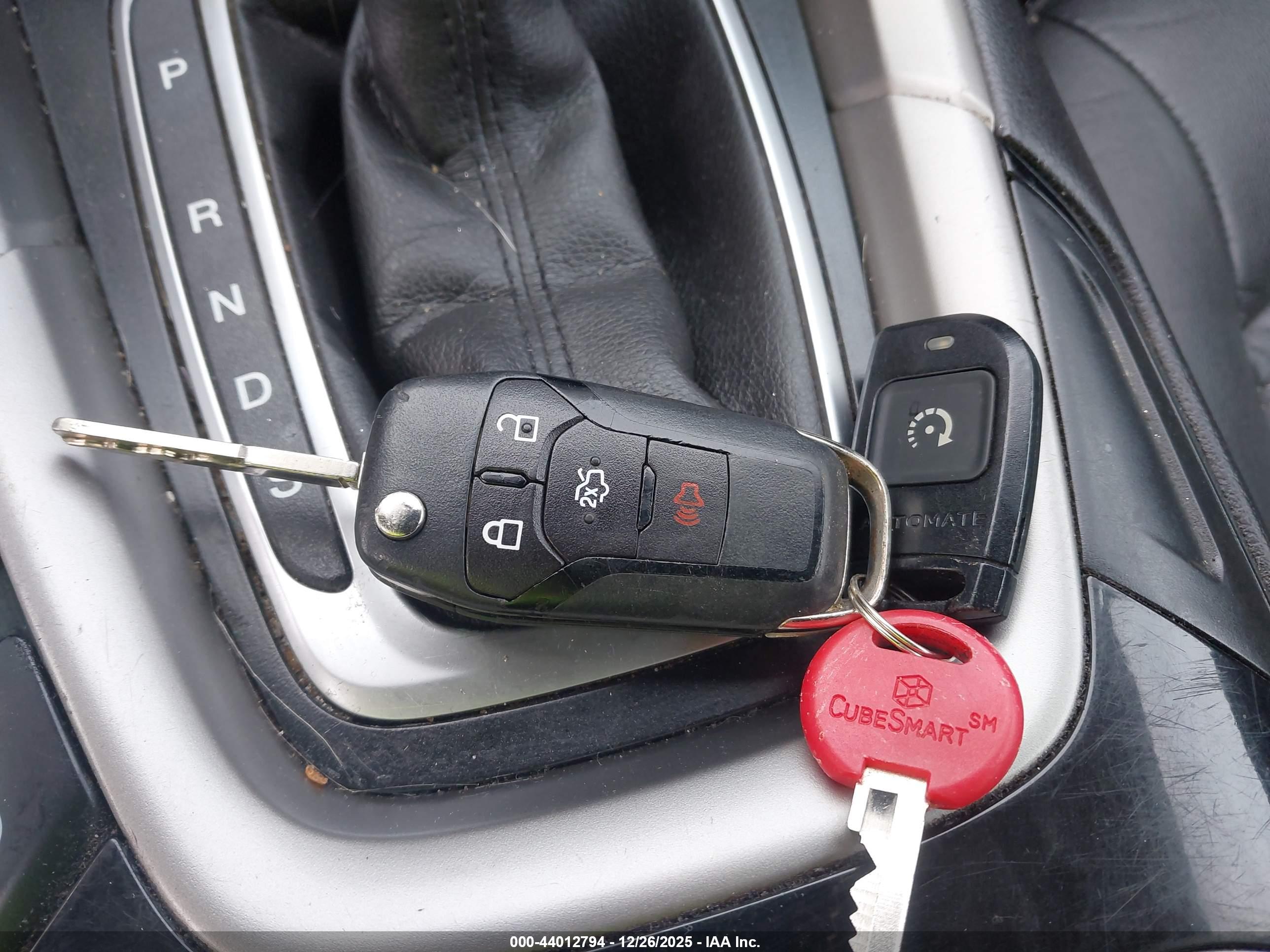FORD FUSION image 11