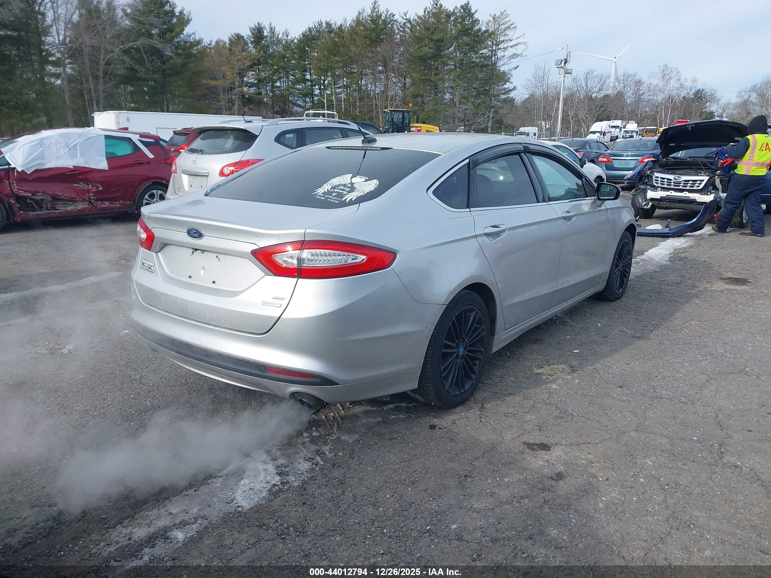 FORD FUSION image 4