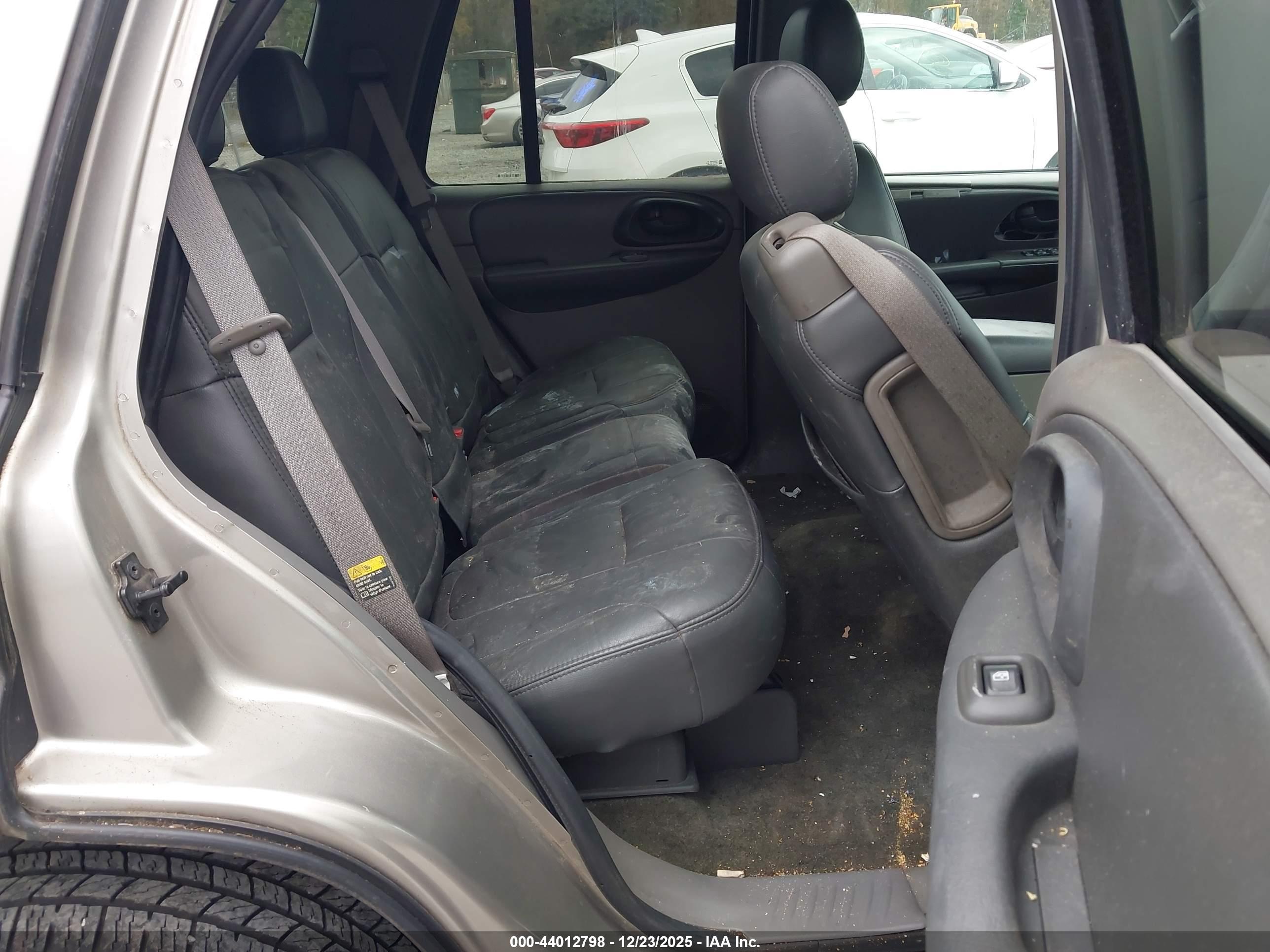 CHEVROLET TRAILBLAZER image 8