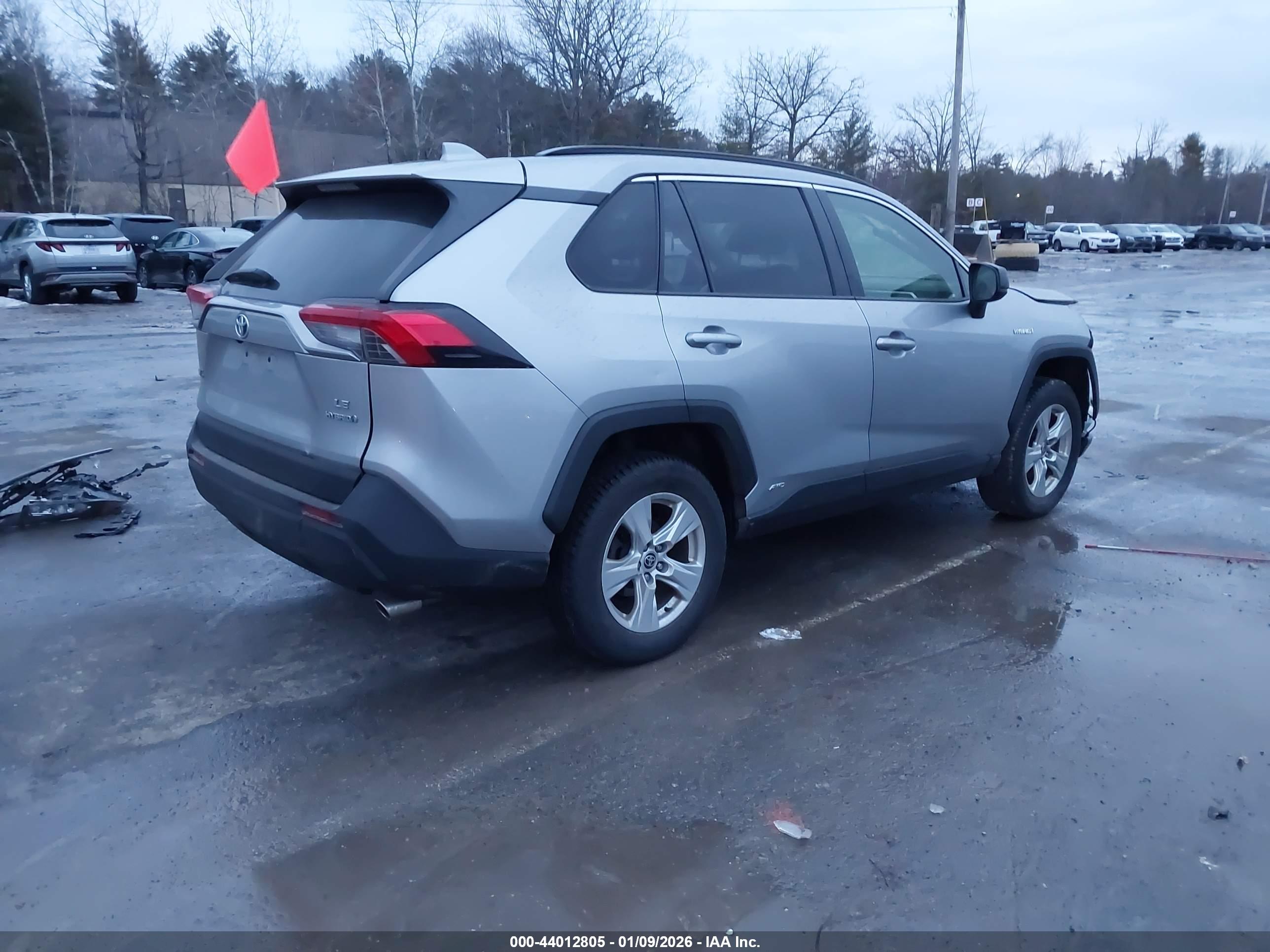 TOYOTA RAV4 image 4