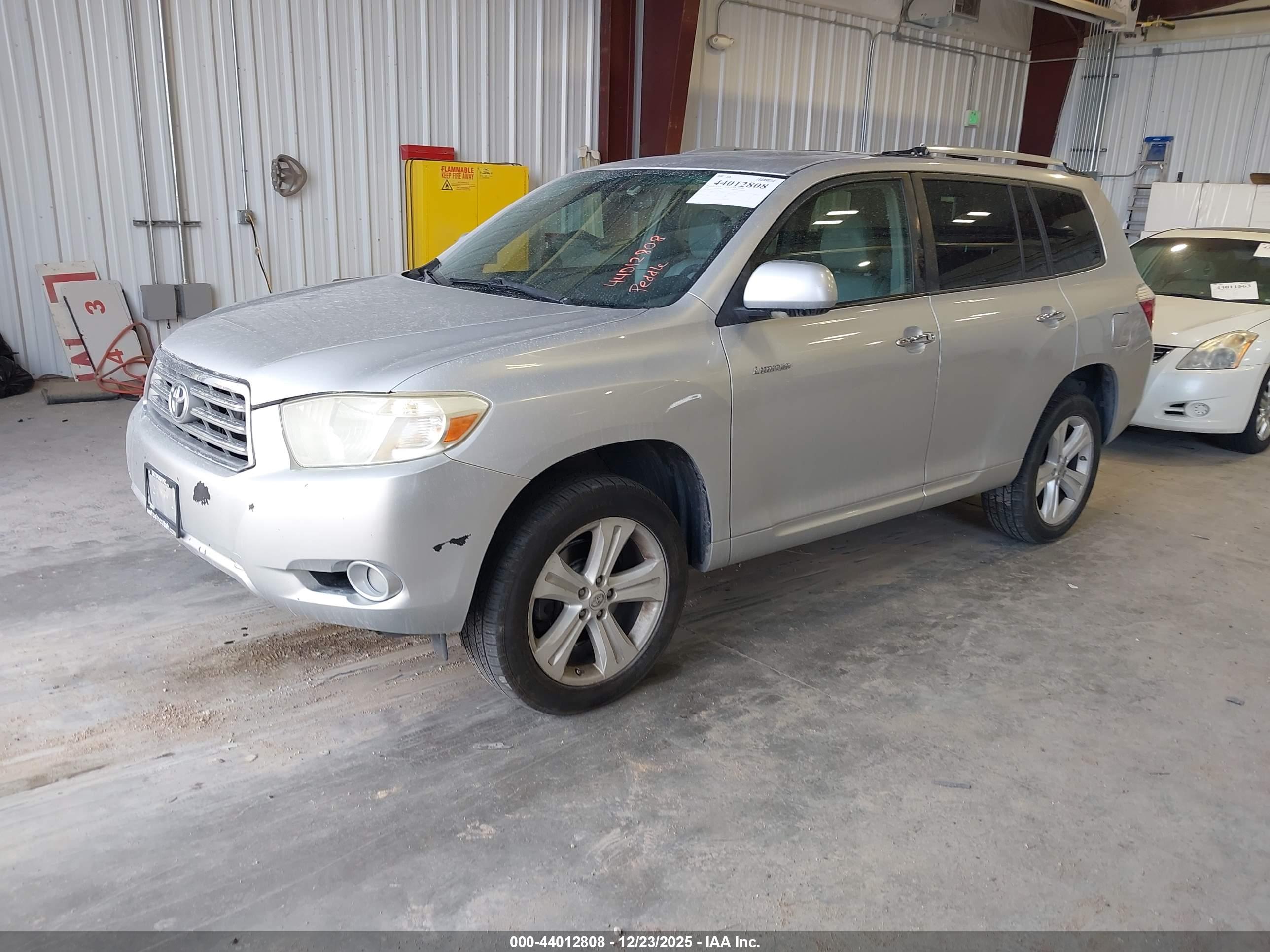 TOYOTA HIGHLANDER image 2