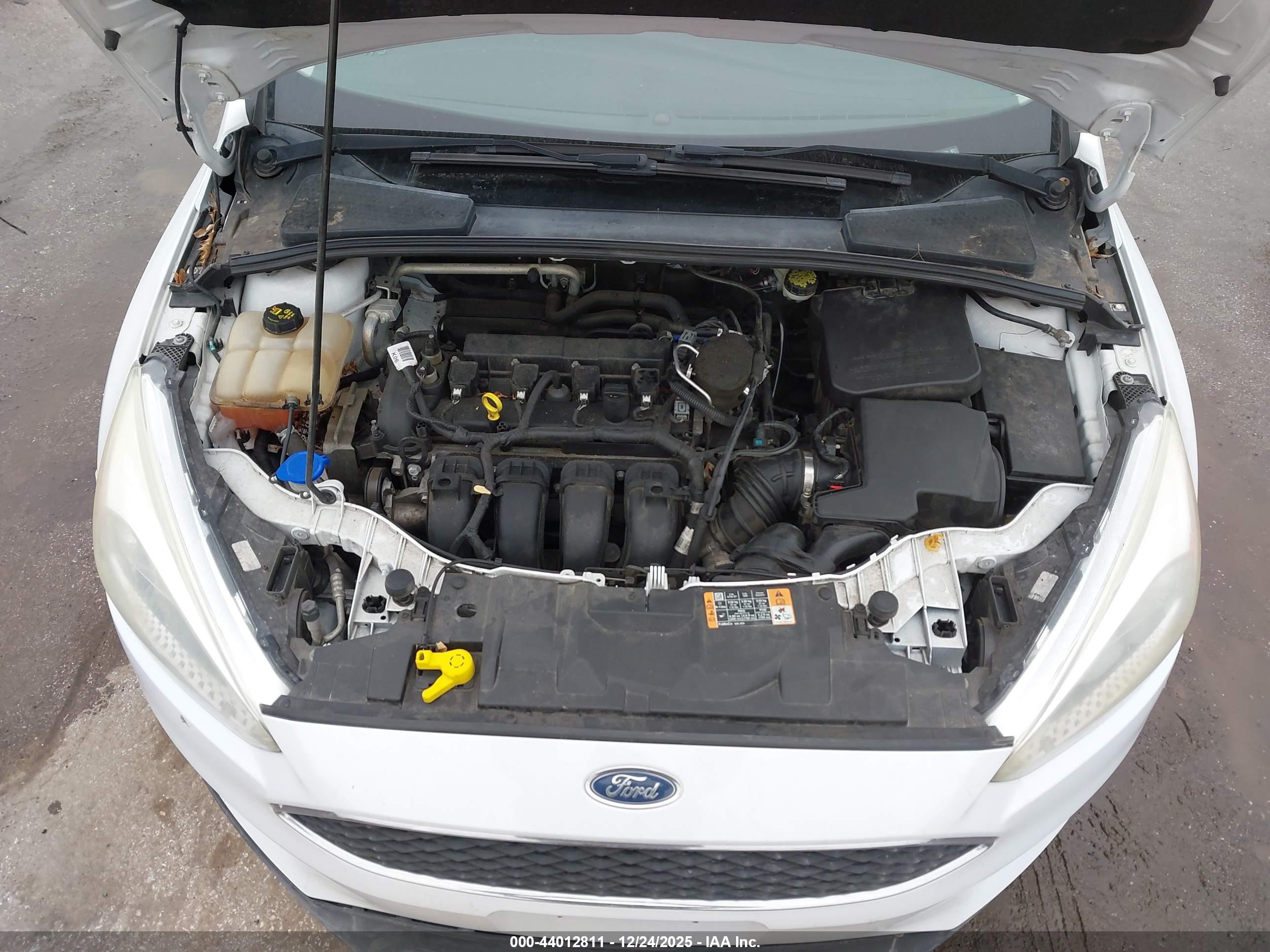 FORD FOCUS image 10