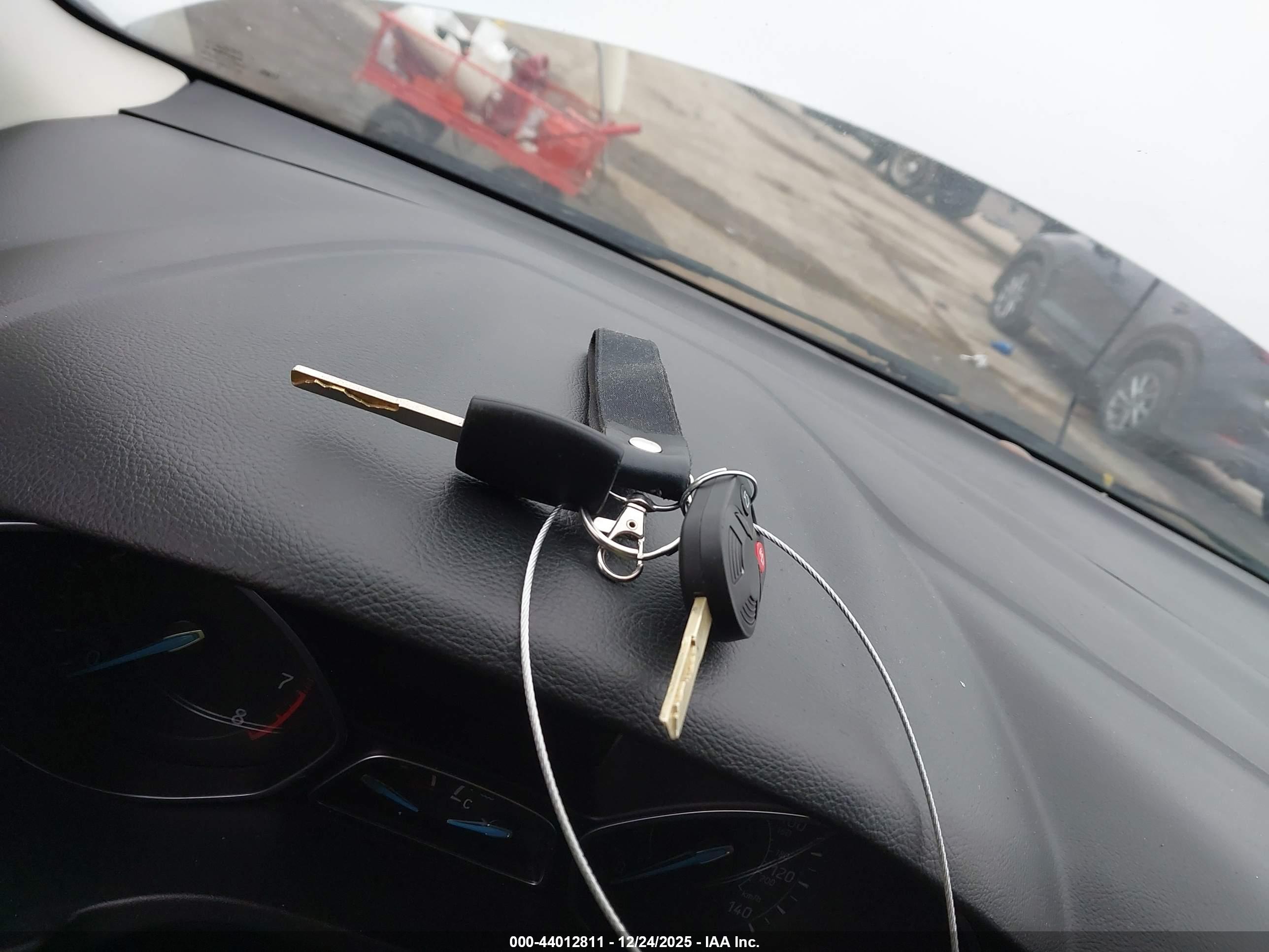 FORD FOCUS image 11