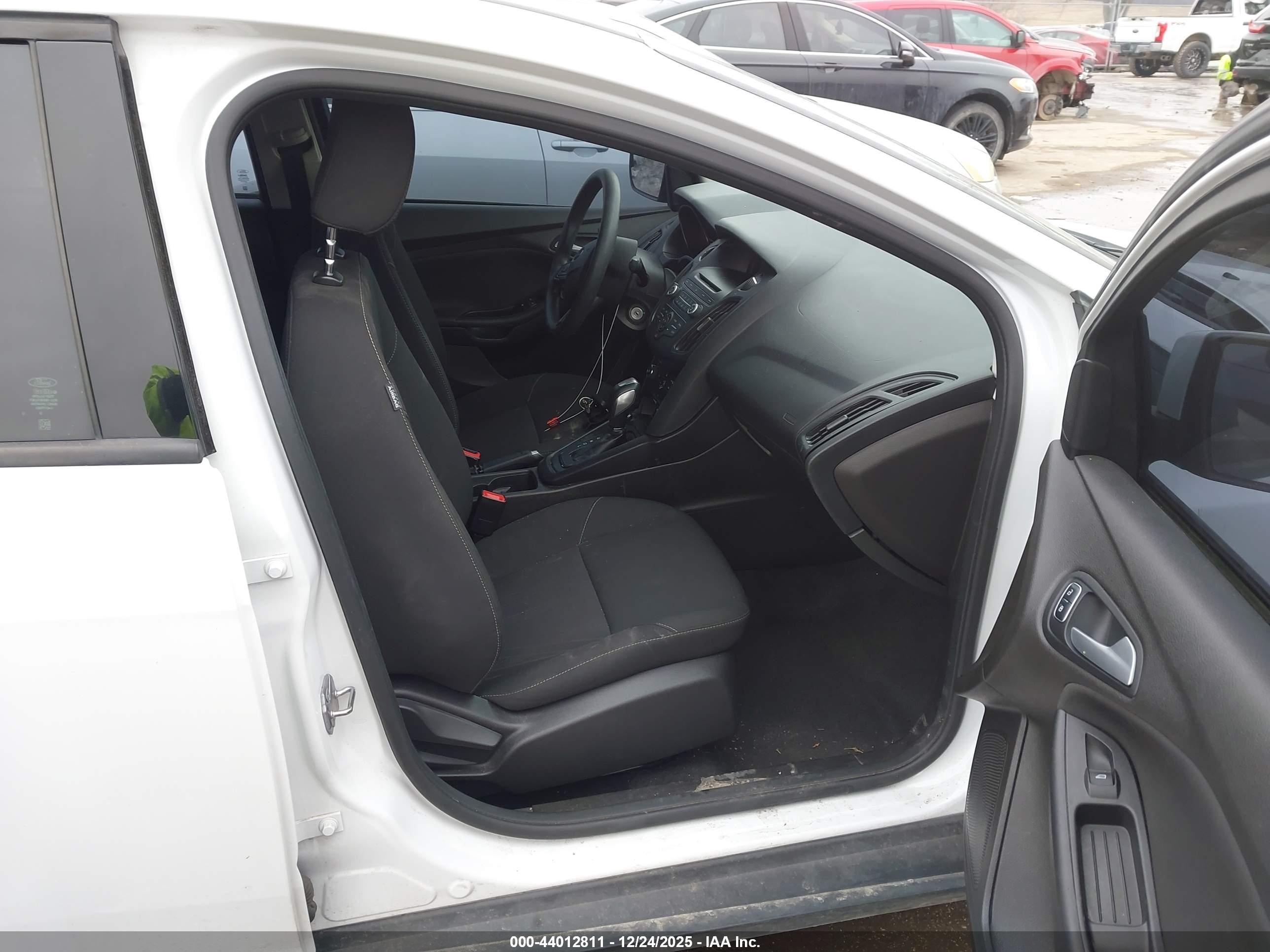 FORD FOCUS image 5