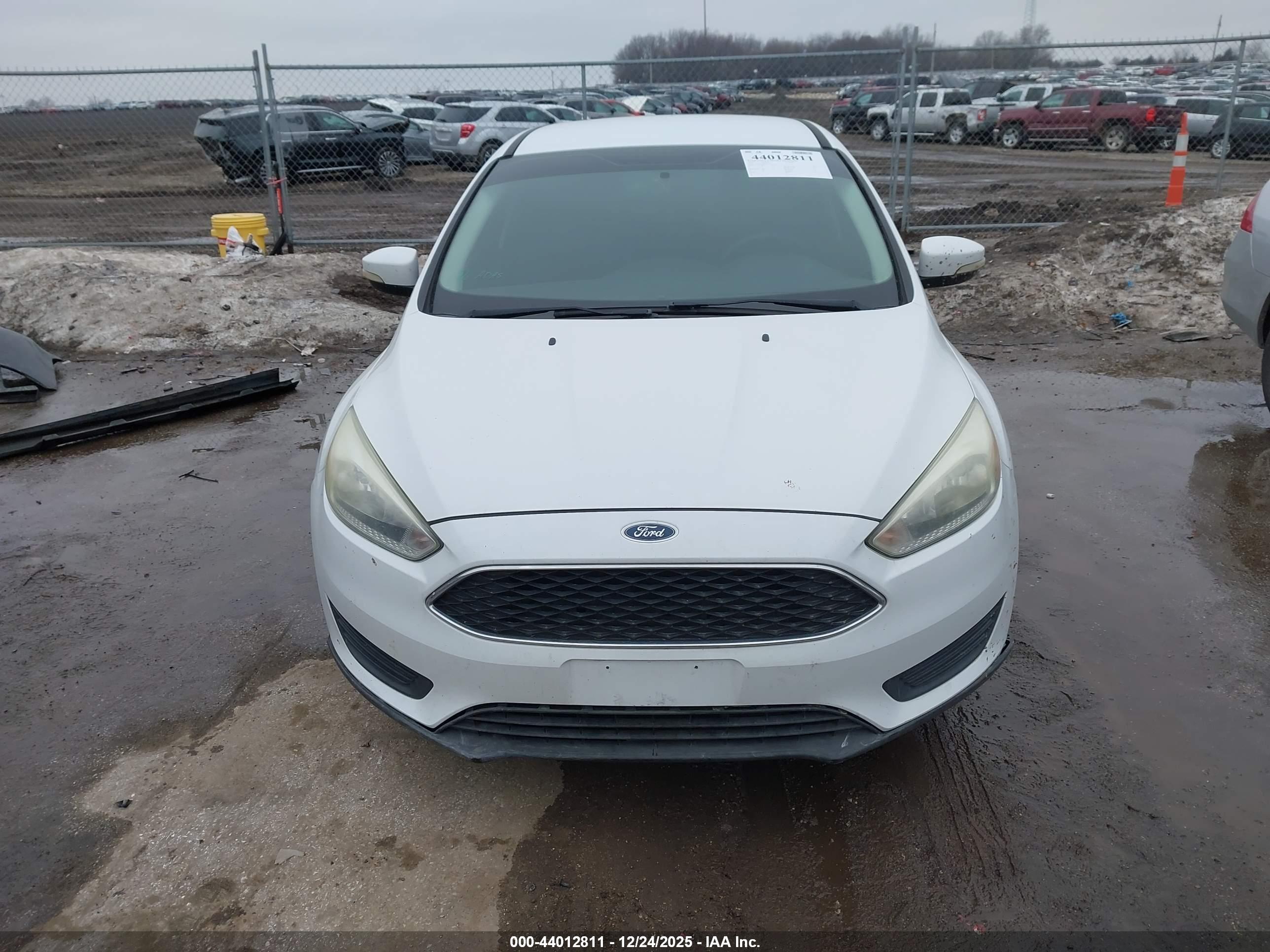 FORD FOCUS image 6