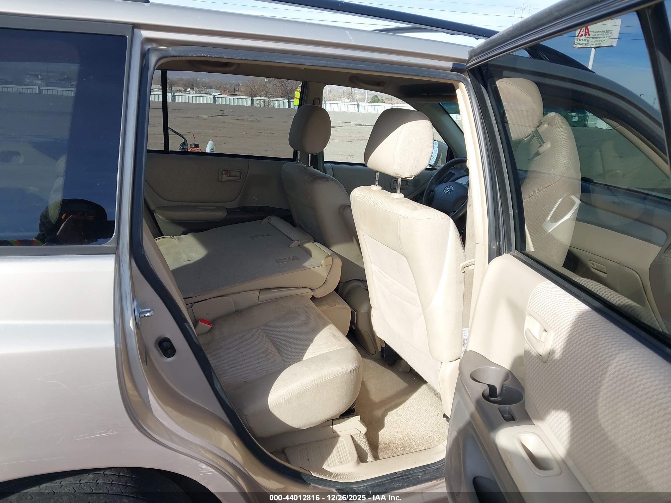 TOYOTA HIGHLANDER image 8