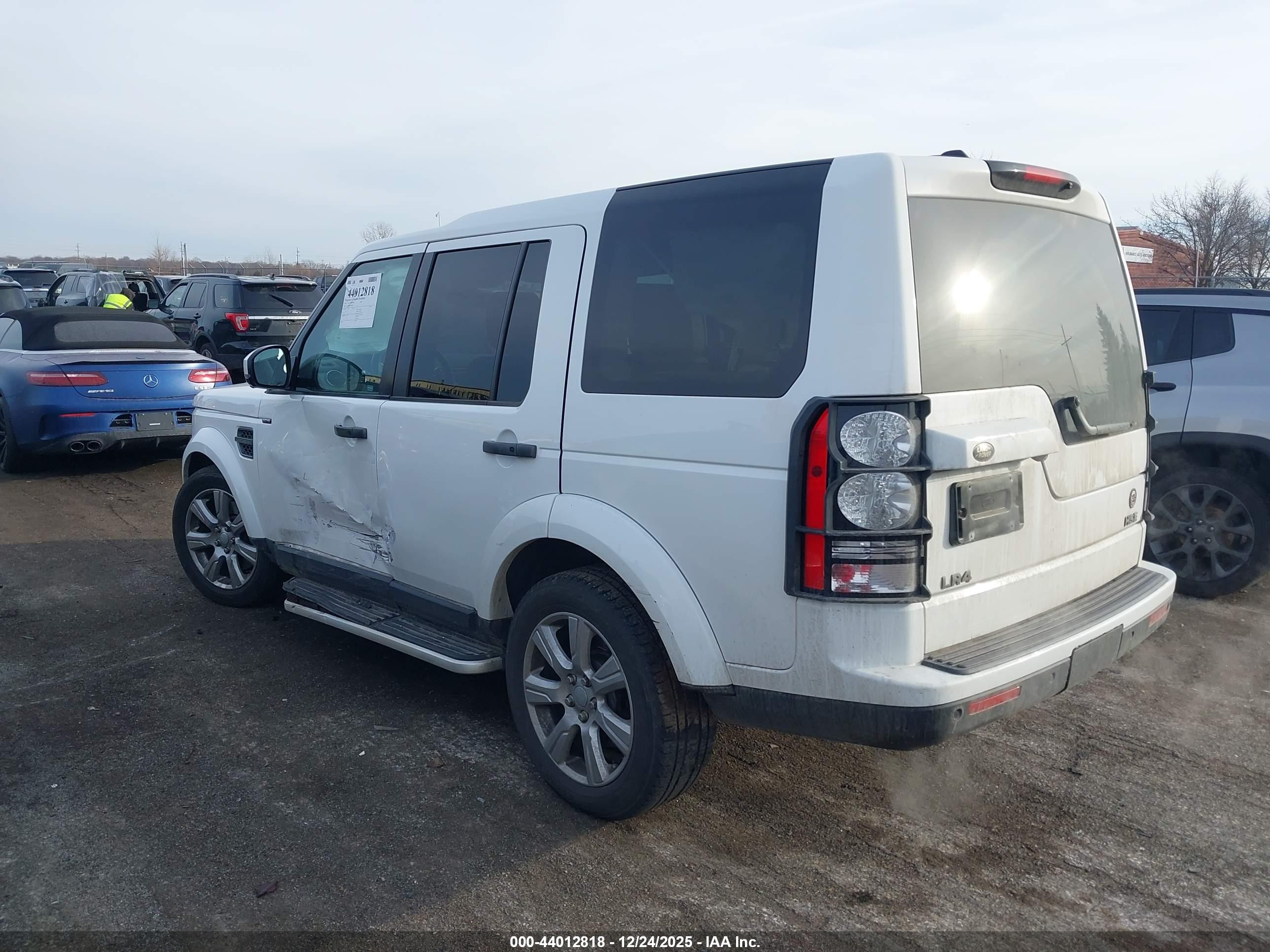 LAND ROVER image 3