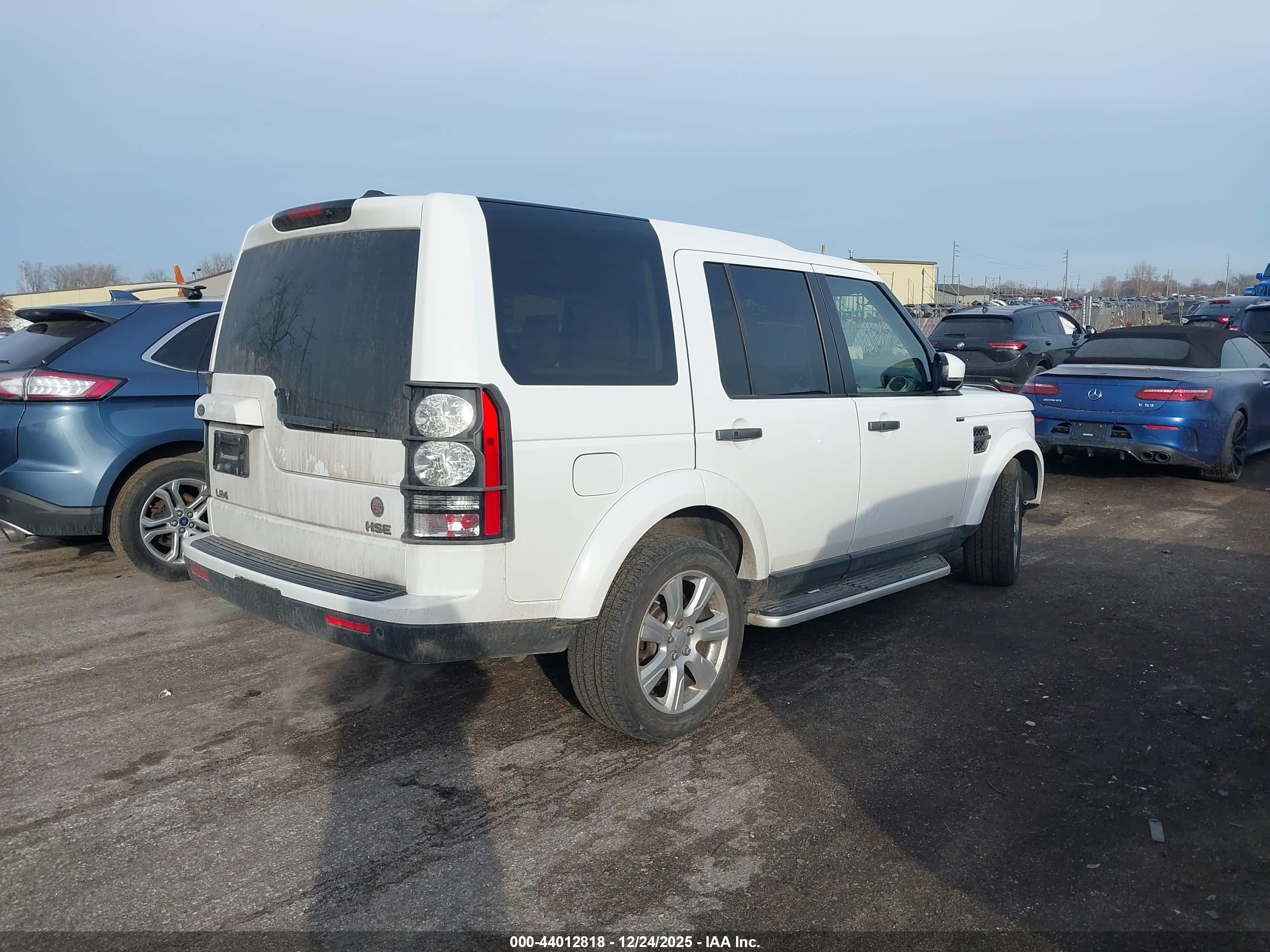 LAND ROVER image 4