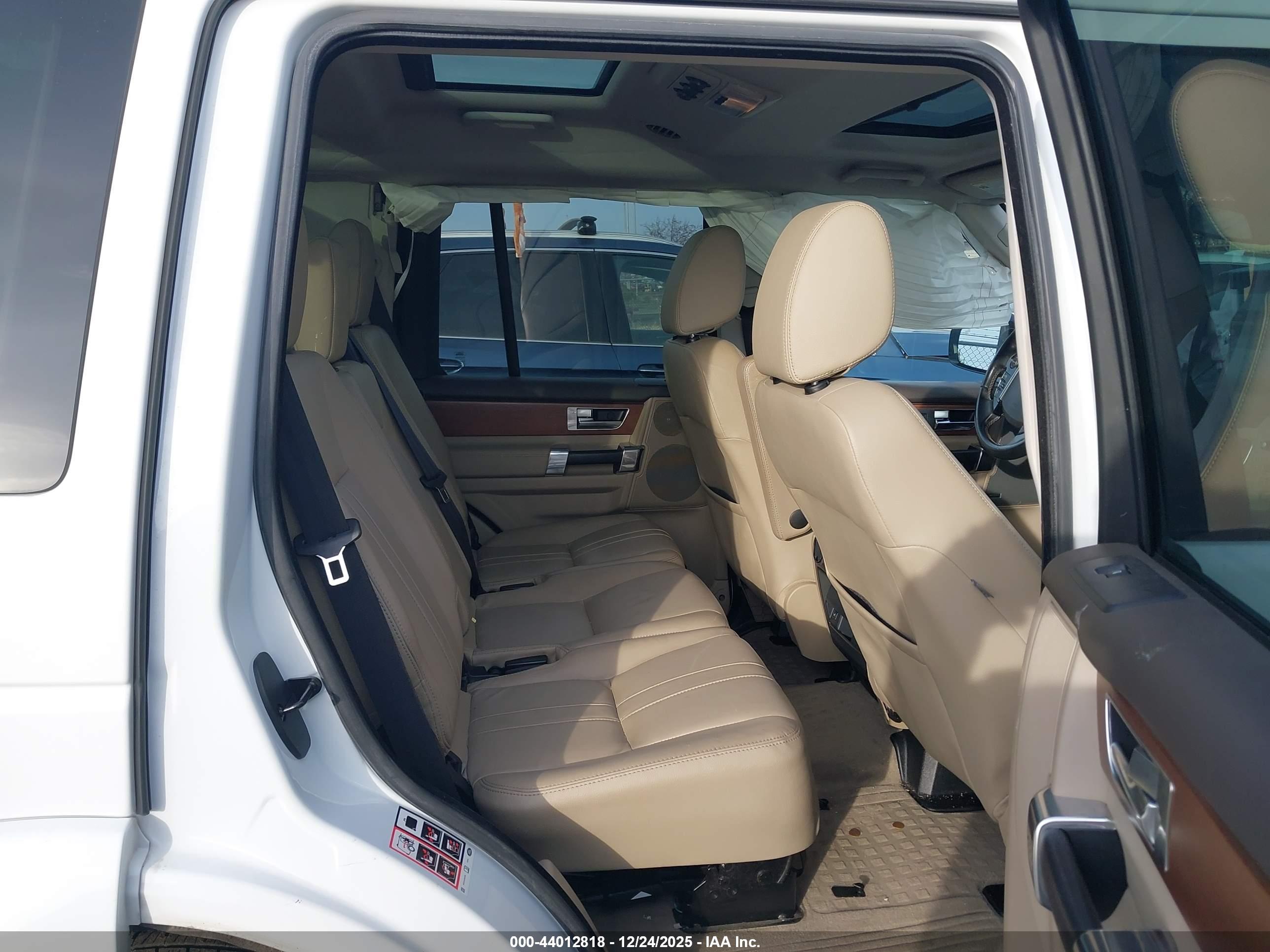 LAND ROVER image 8