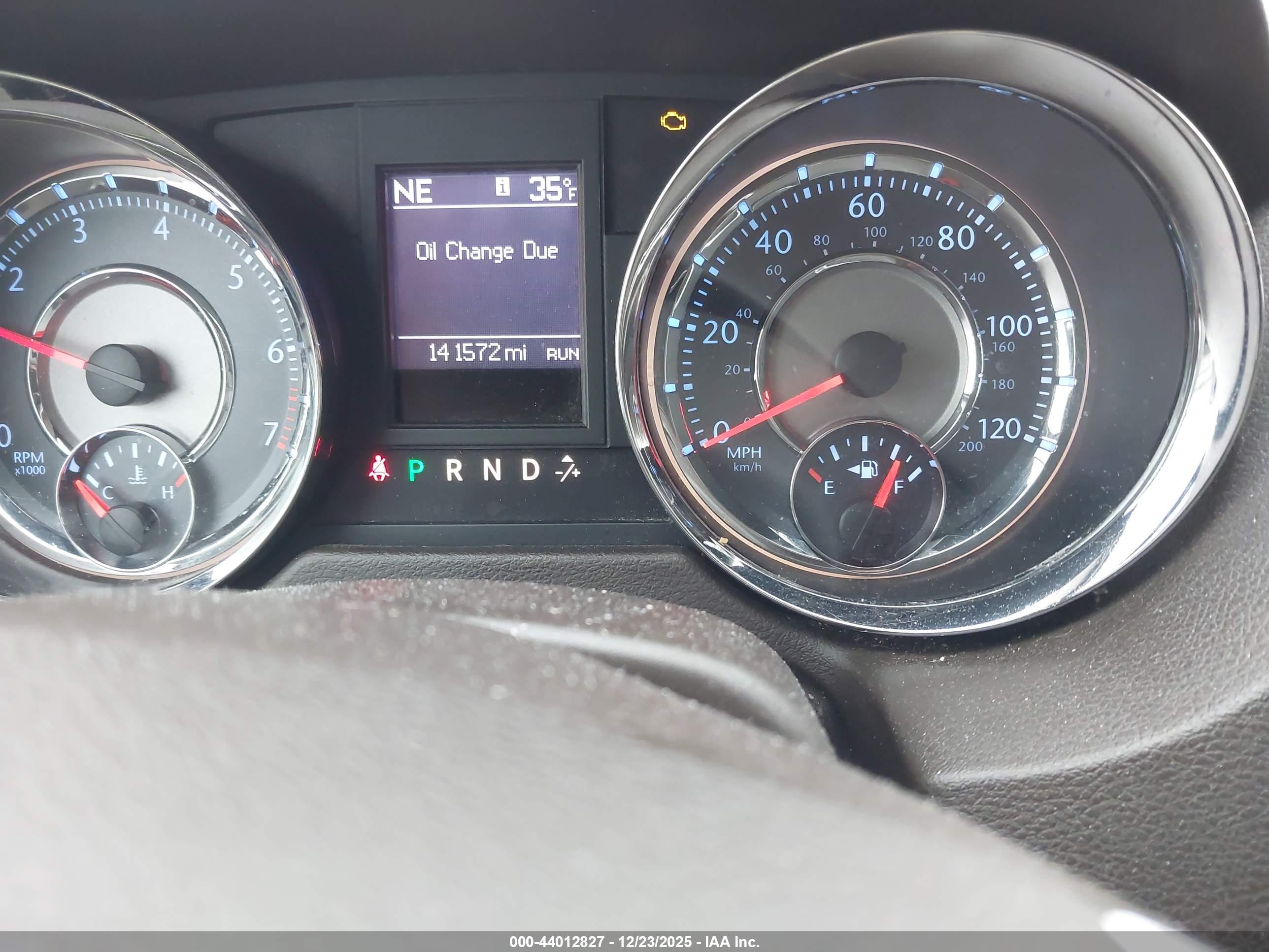 CHRYSLER TOWN image 7