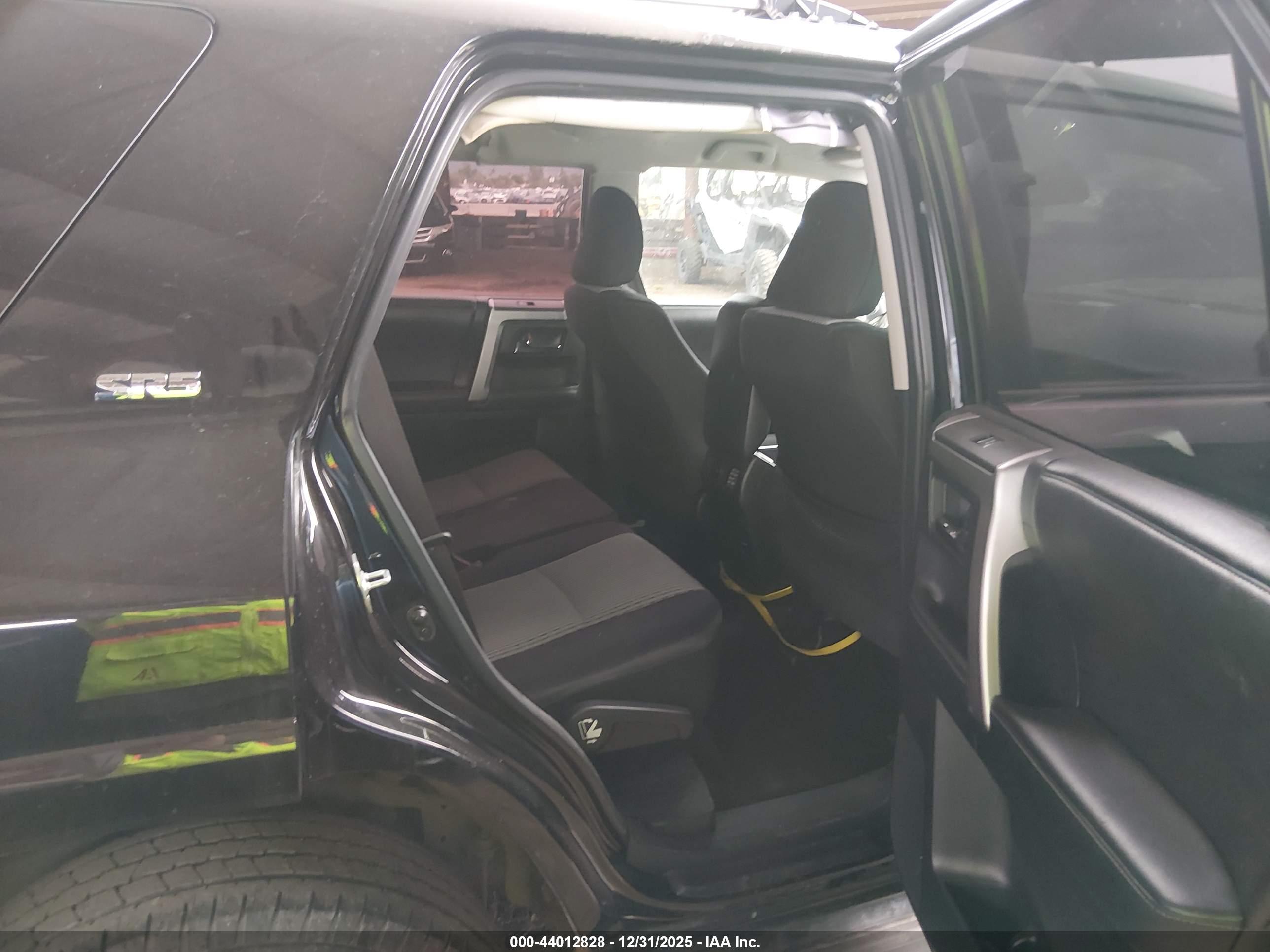 TOYOTA 4RUNNER image 8