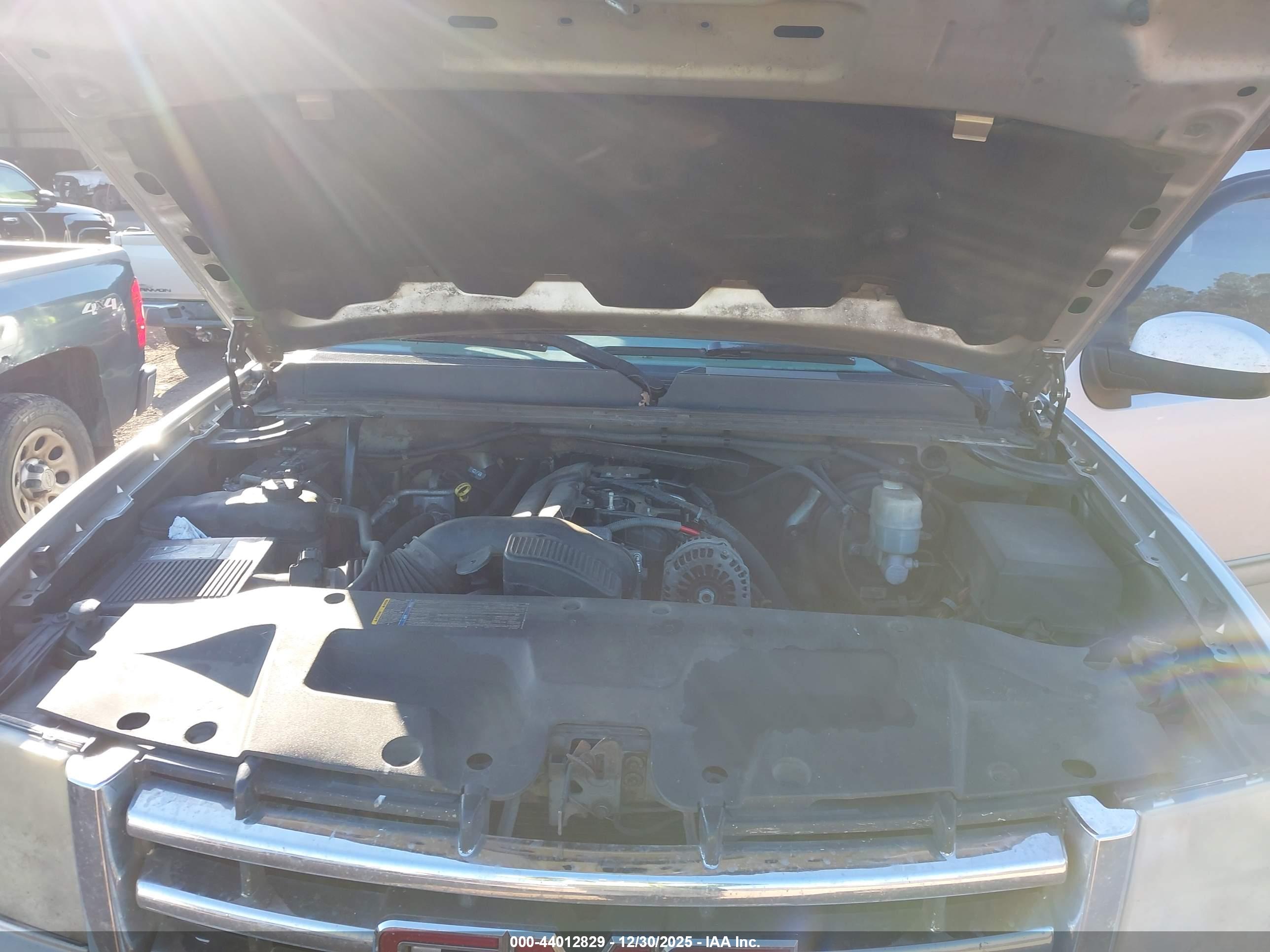 GMC SIERRA image 10