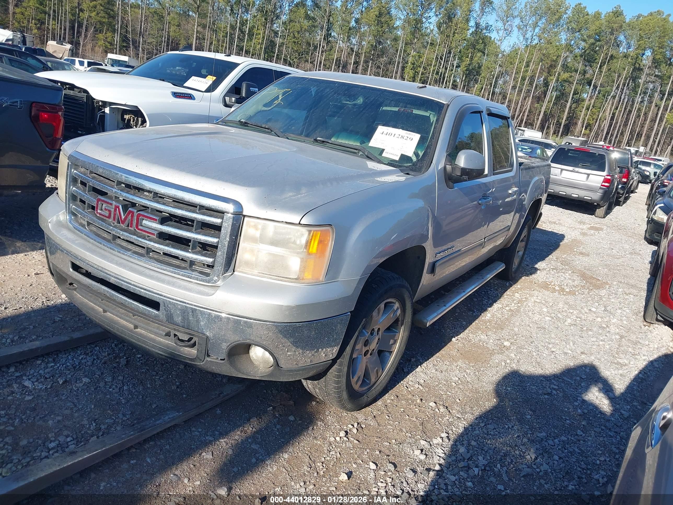 GMC SIERRA image 2