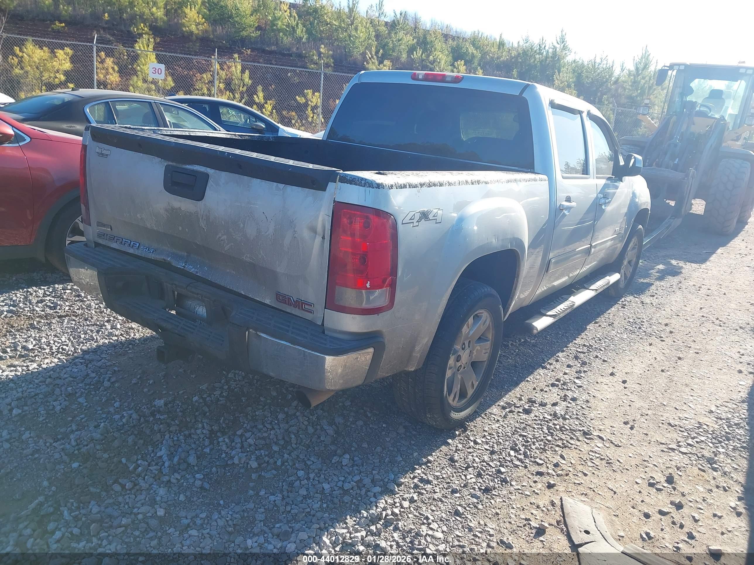 GMC SIERRA image 4