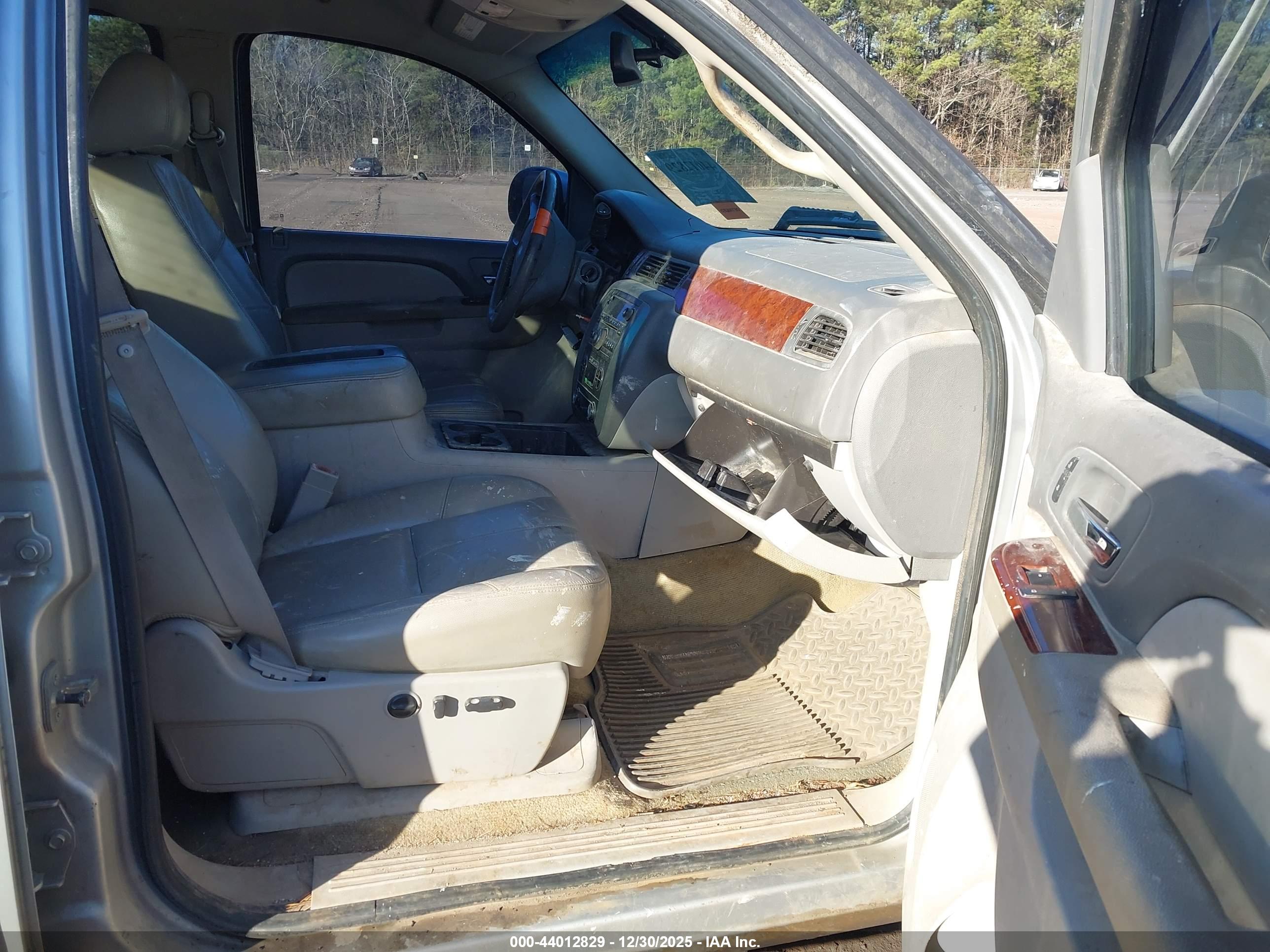 GMC SIERRA image 5
