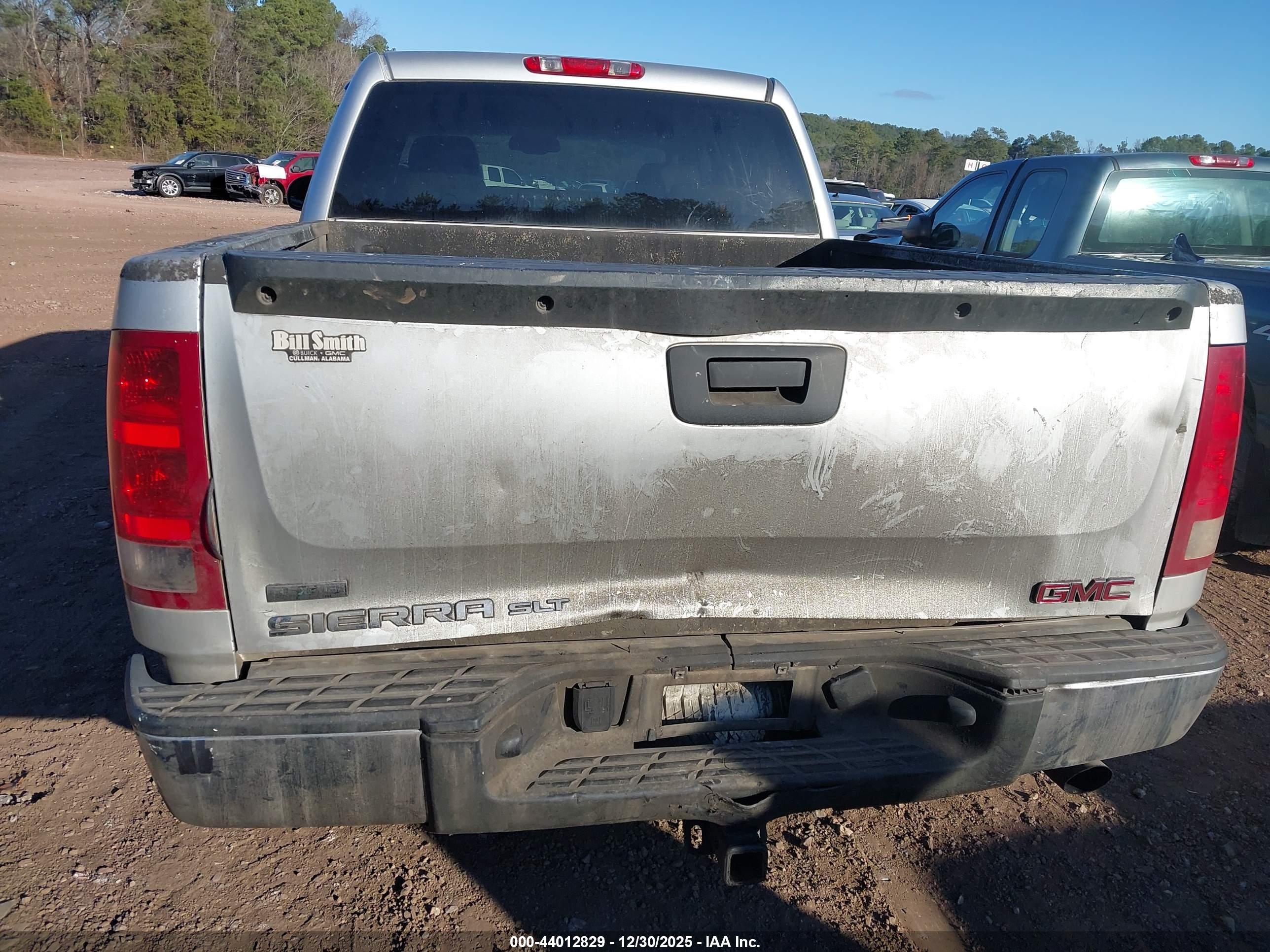 GMC SIERRA image 6
