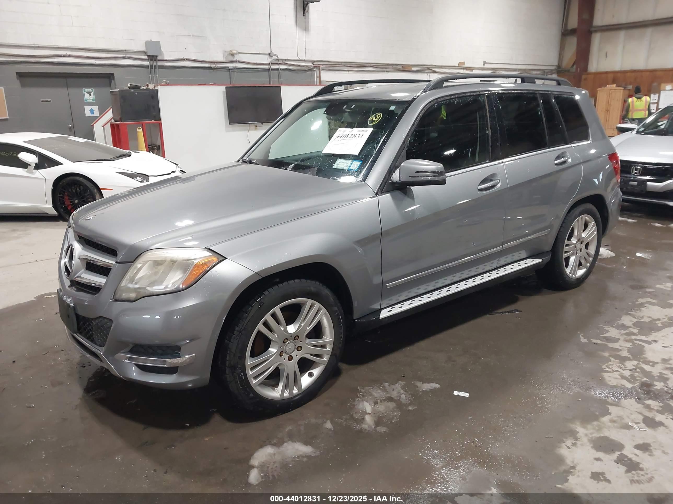MERCEDES-BENZ GLK image 2