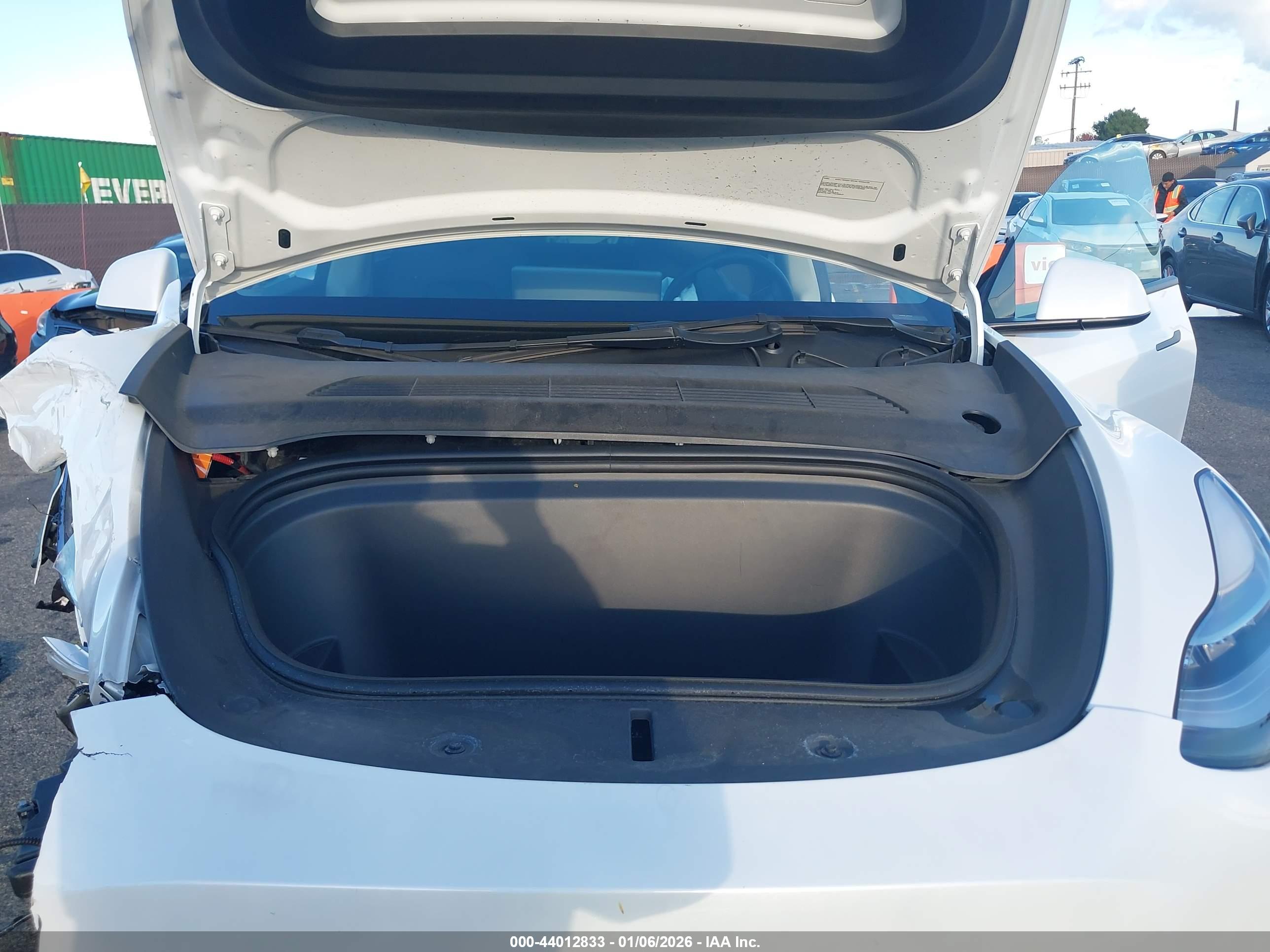 TESLA MODEL image 10