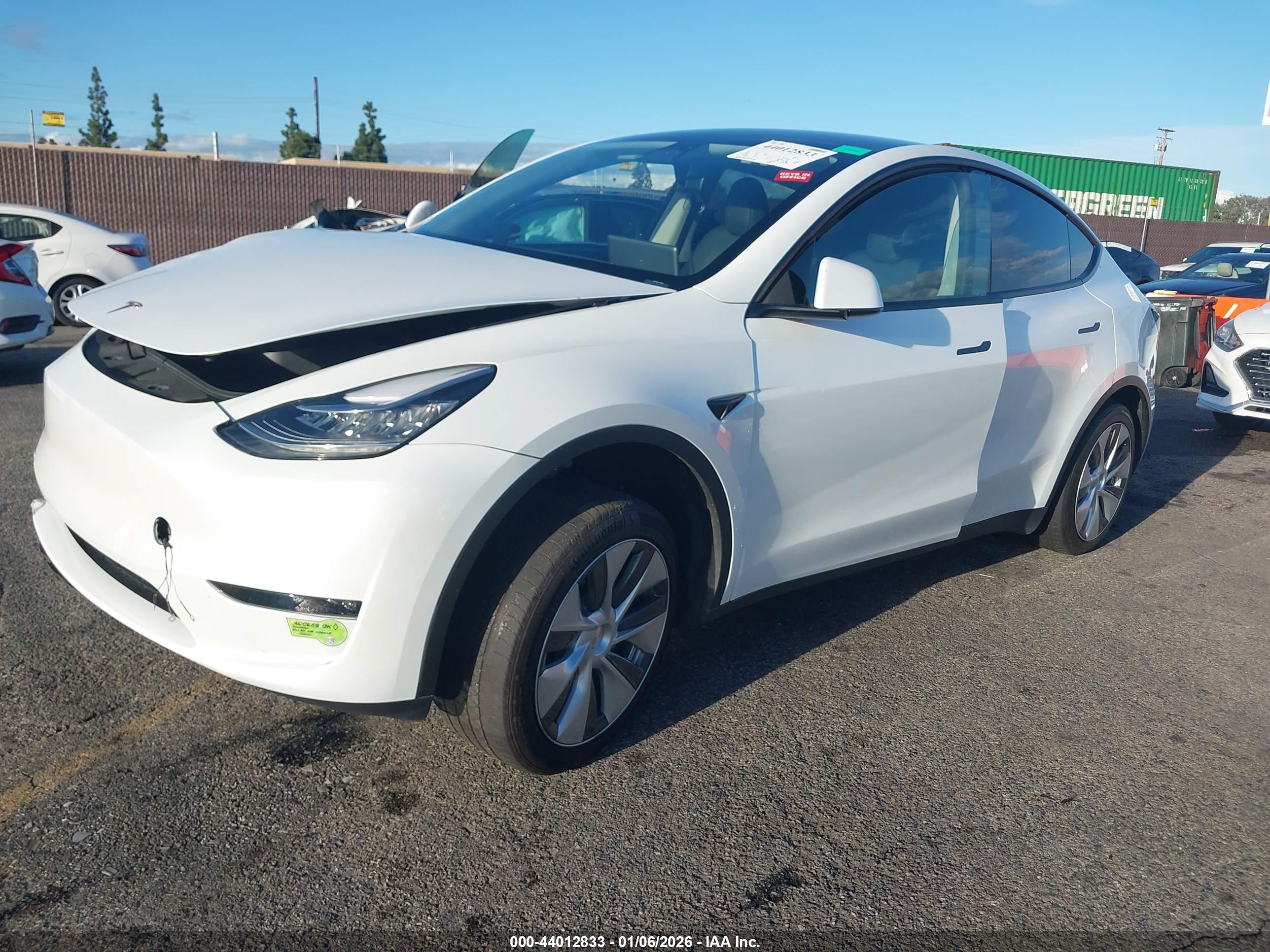 TESLA MODEL image 2