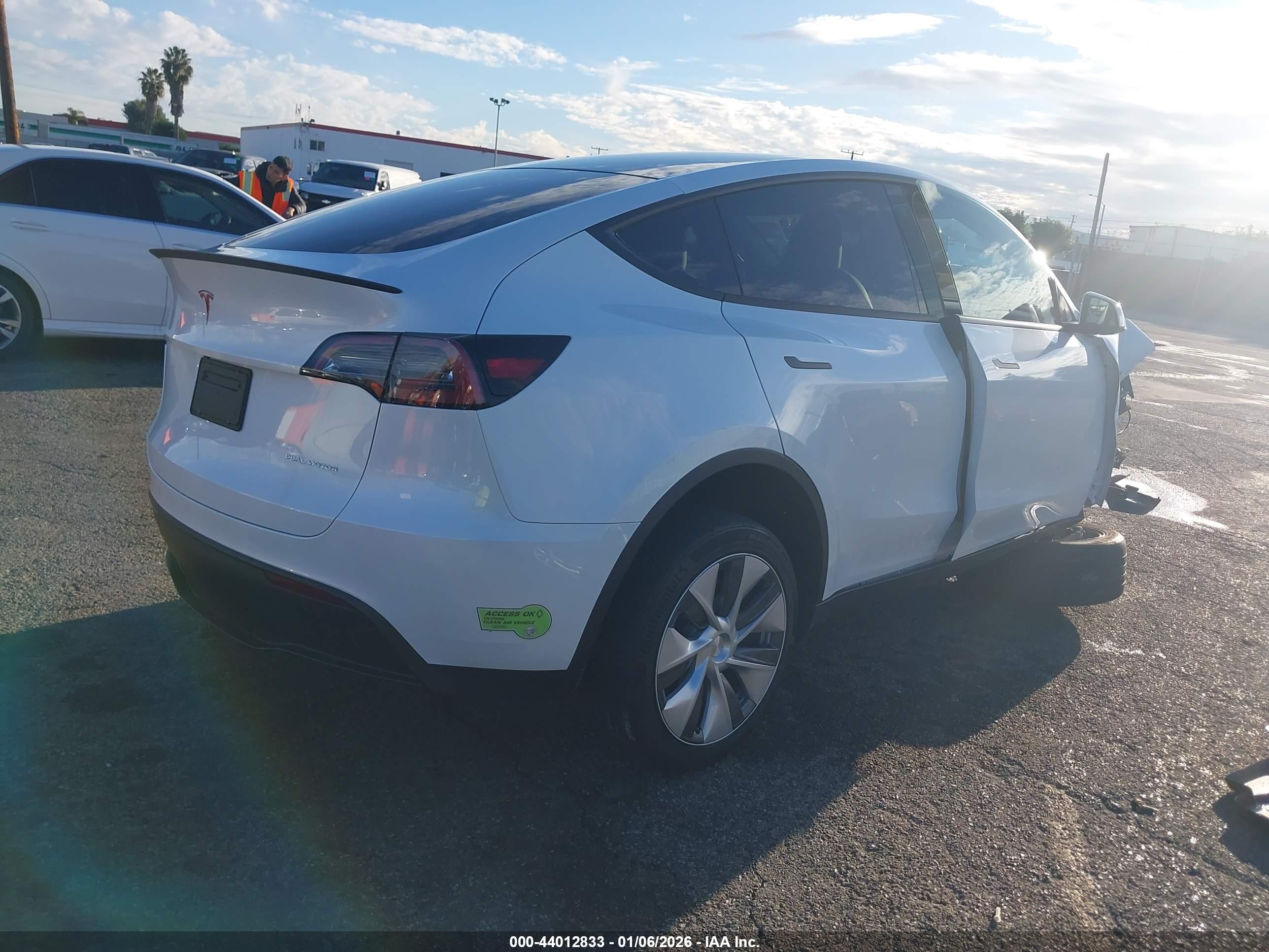 TESLA MODEL image 4