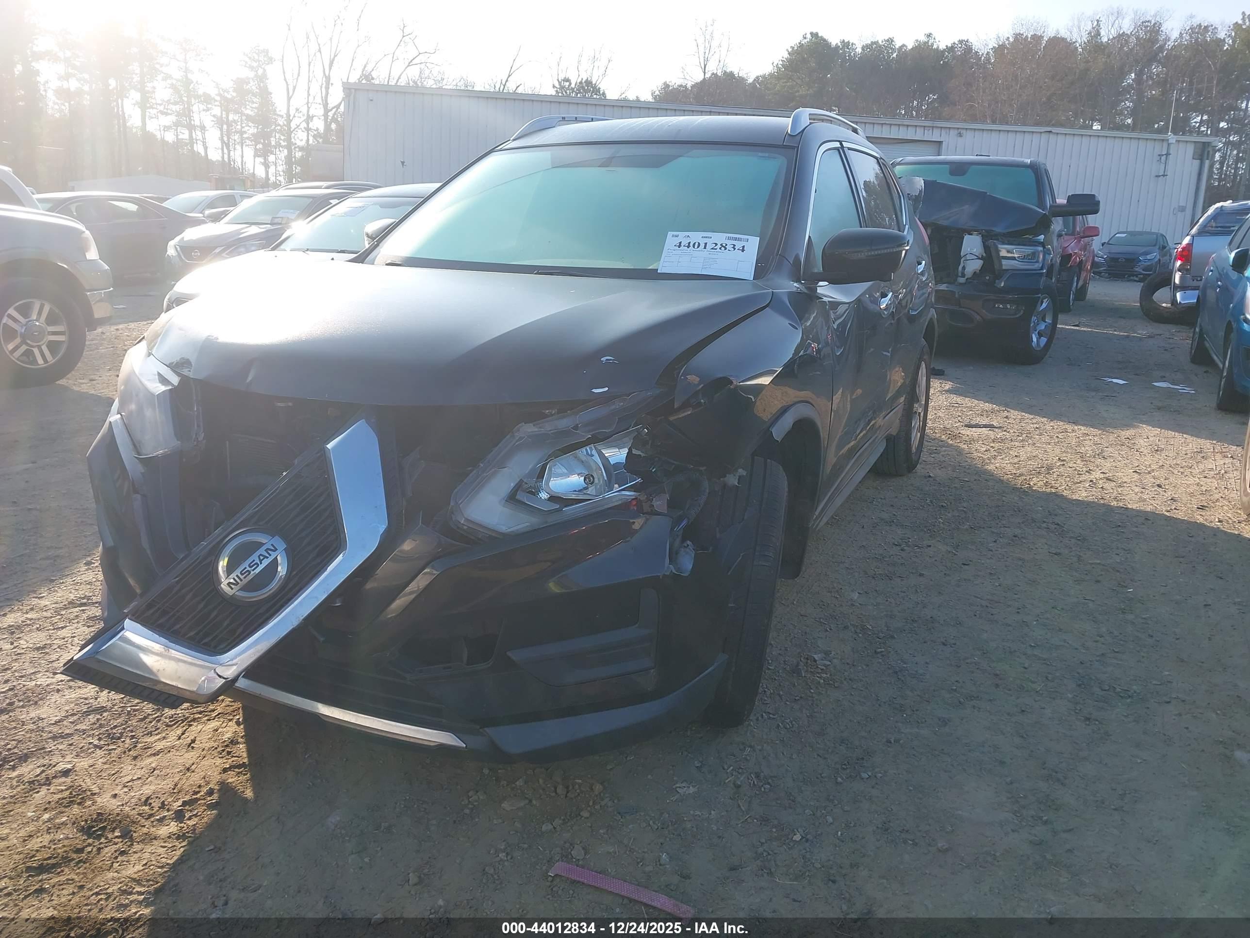 NISSAN ROGUE image 2