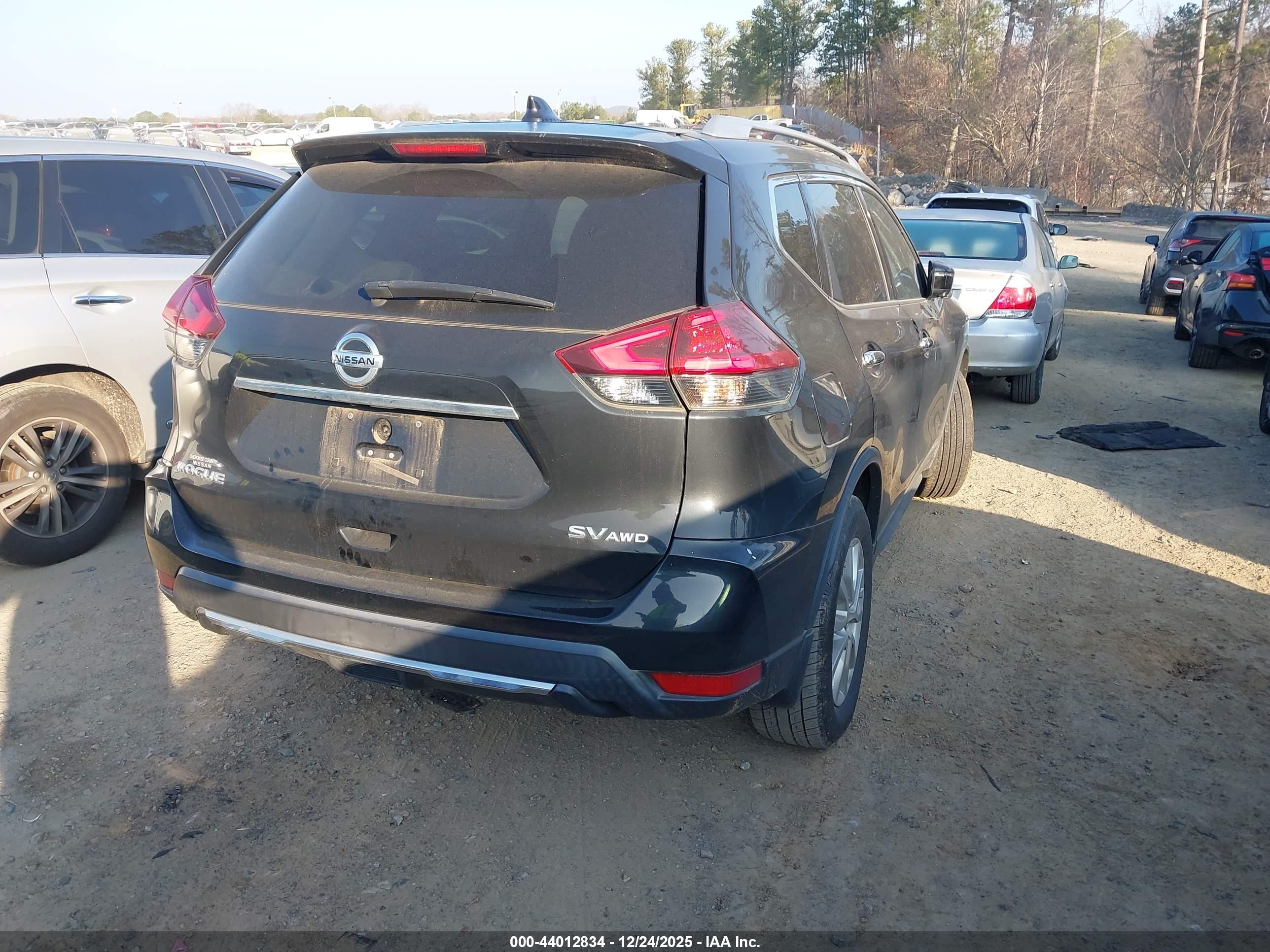 NISSAN ROGUE image 4
