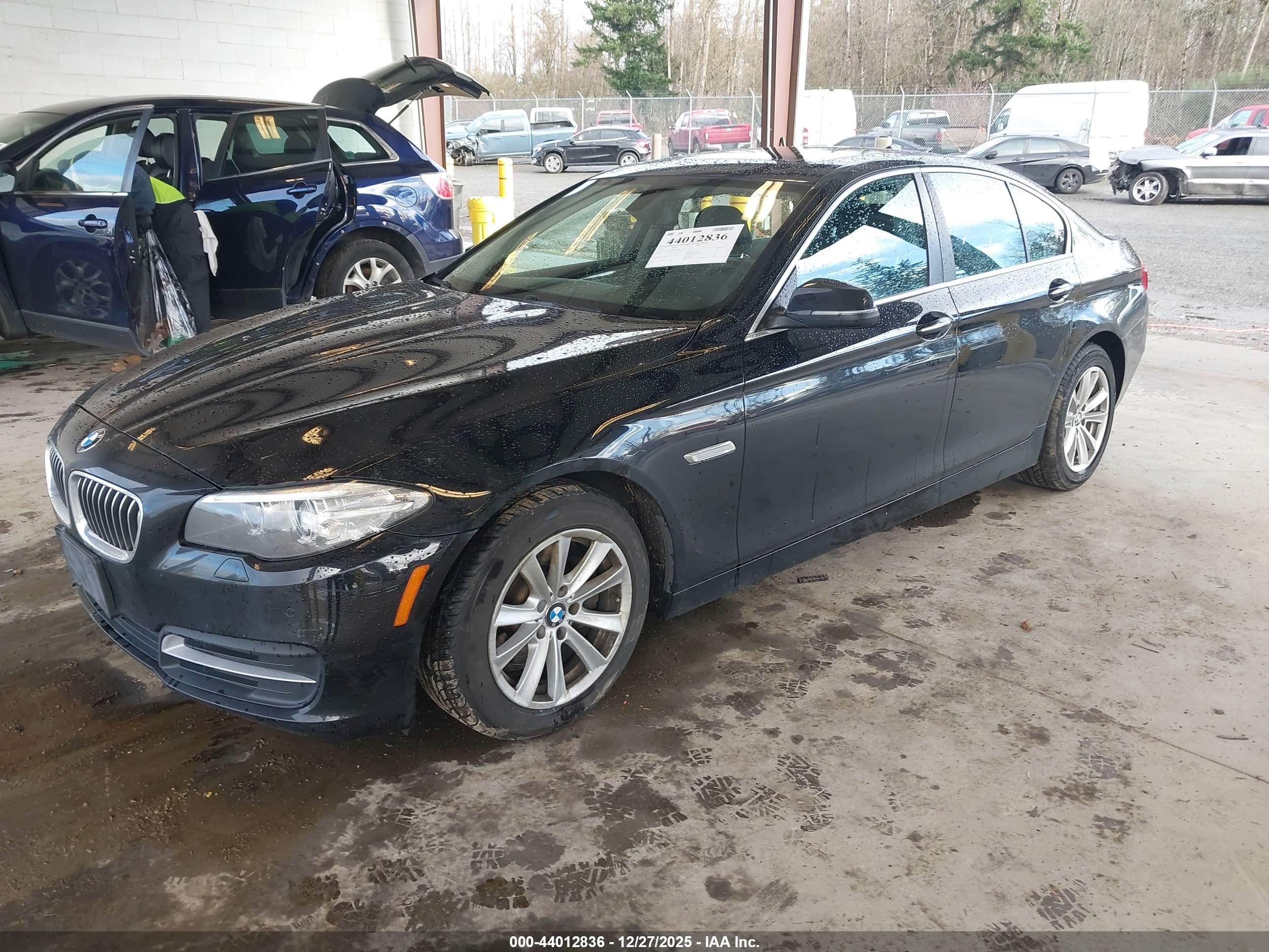 BMW 528I image 2