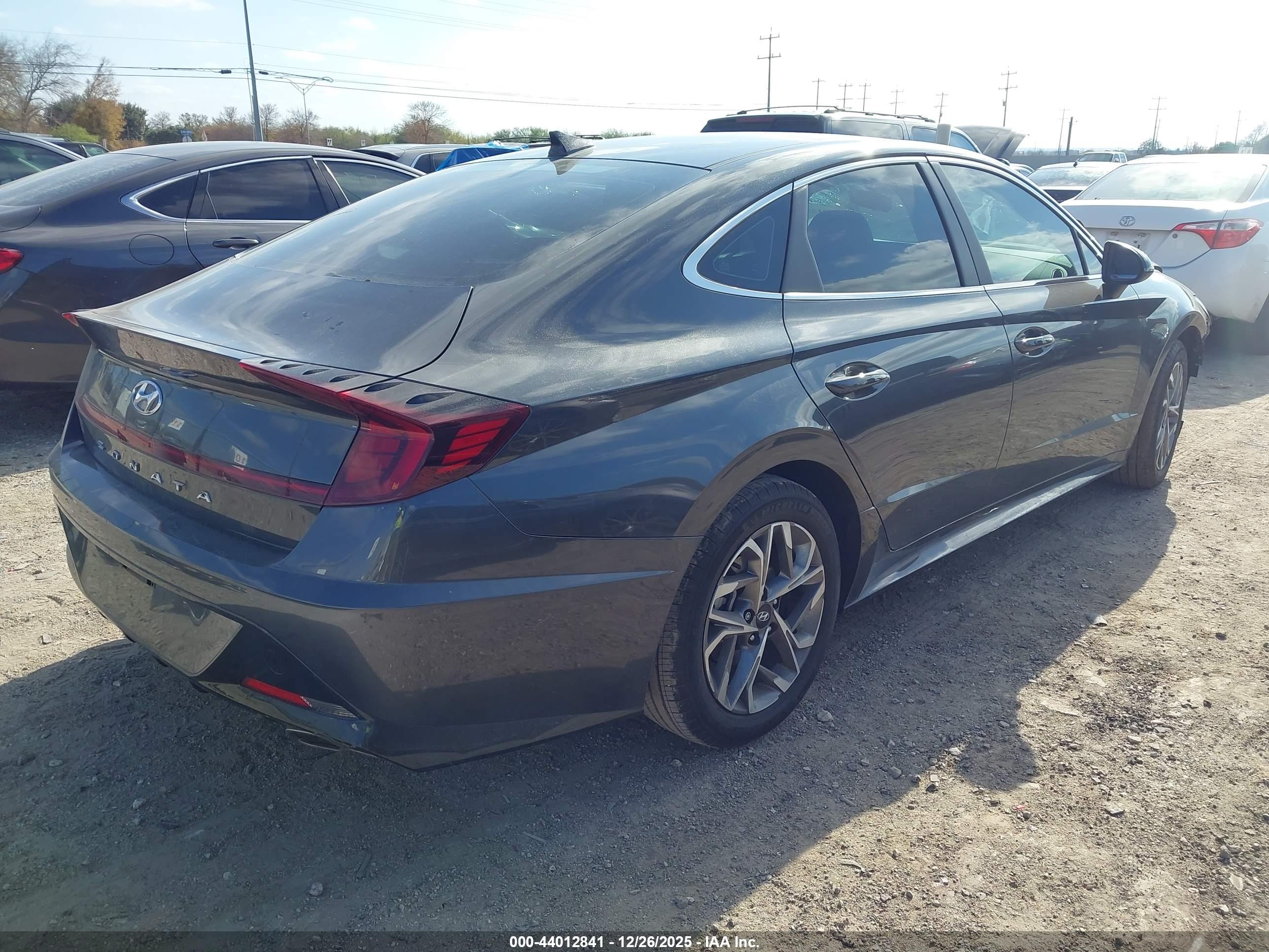 HYUNDAI SONATA image 4