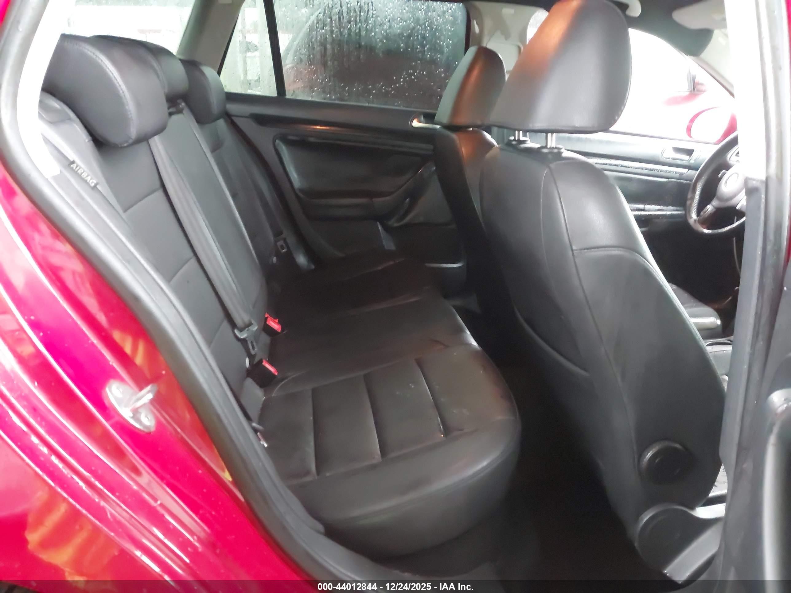 VOLKSWAGEN JETTA image 8