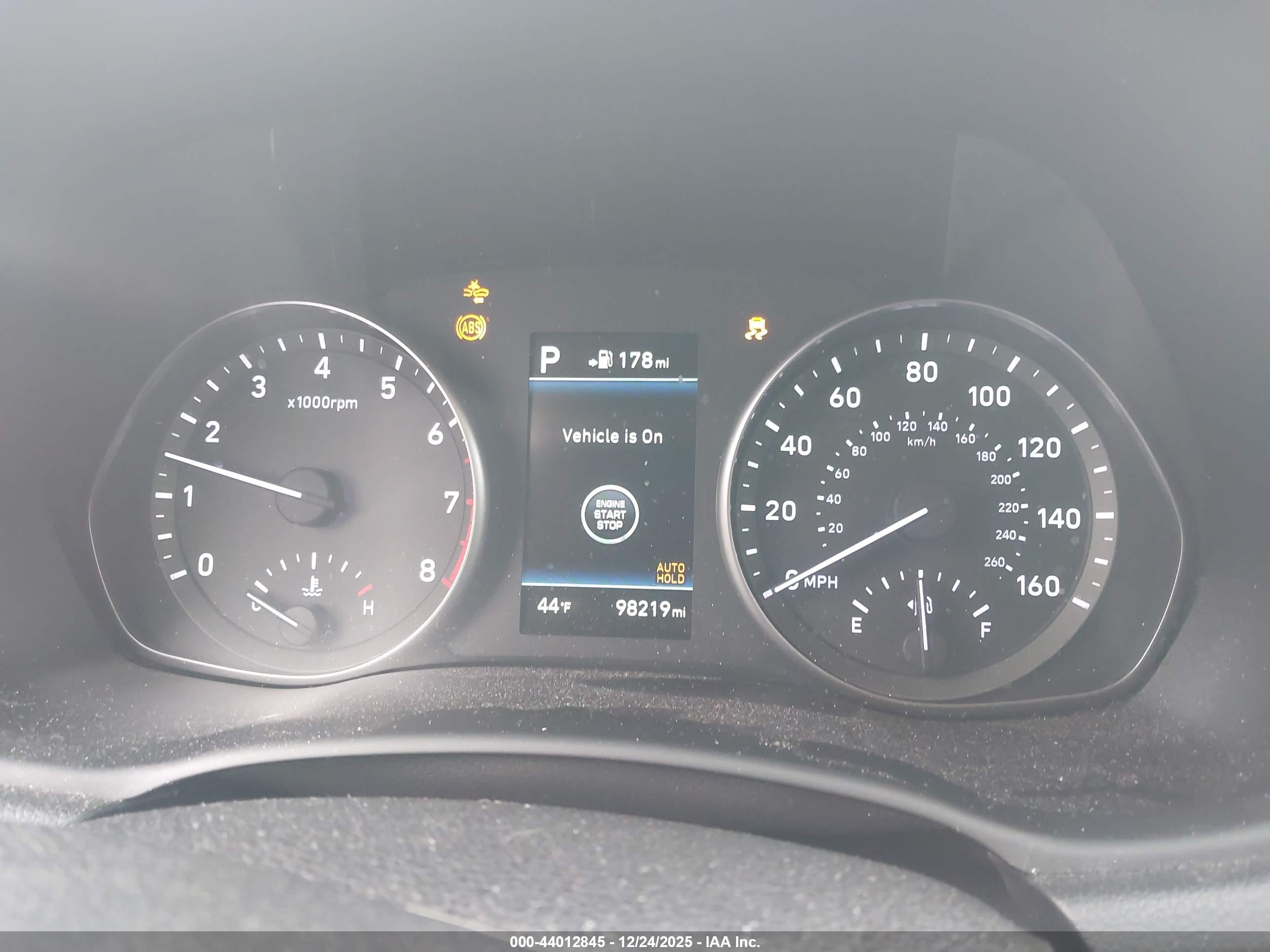 HYUNDAI ELANTRA image 7