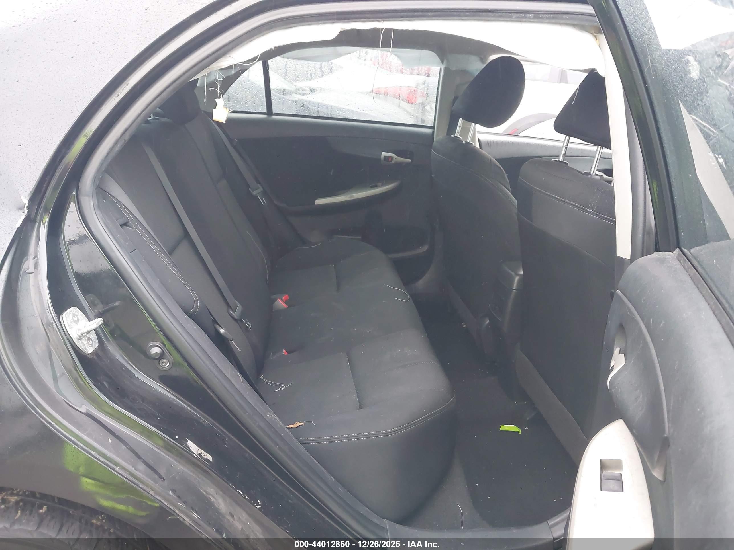 TOYOTA COROLLA image 8