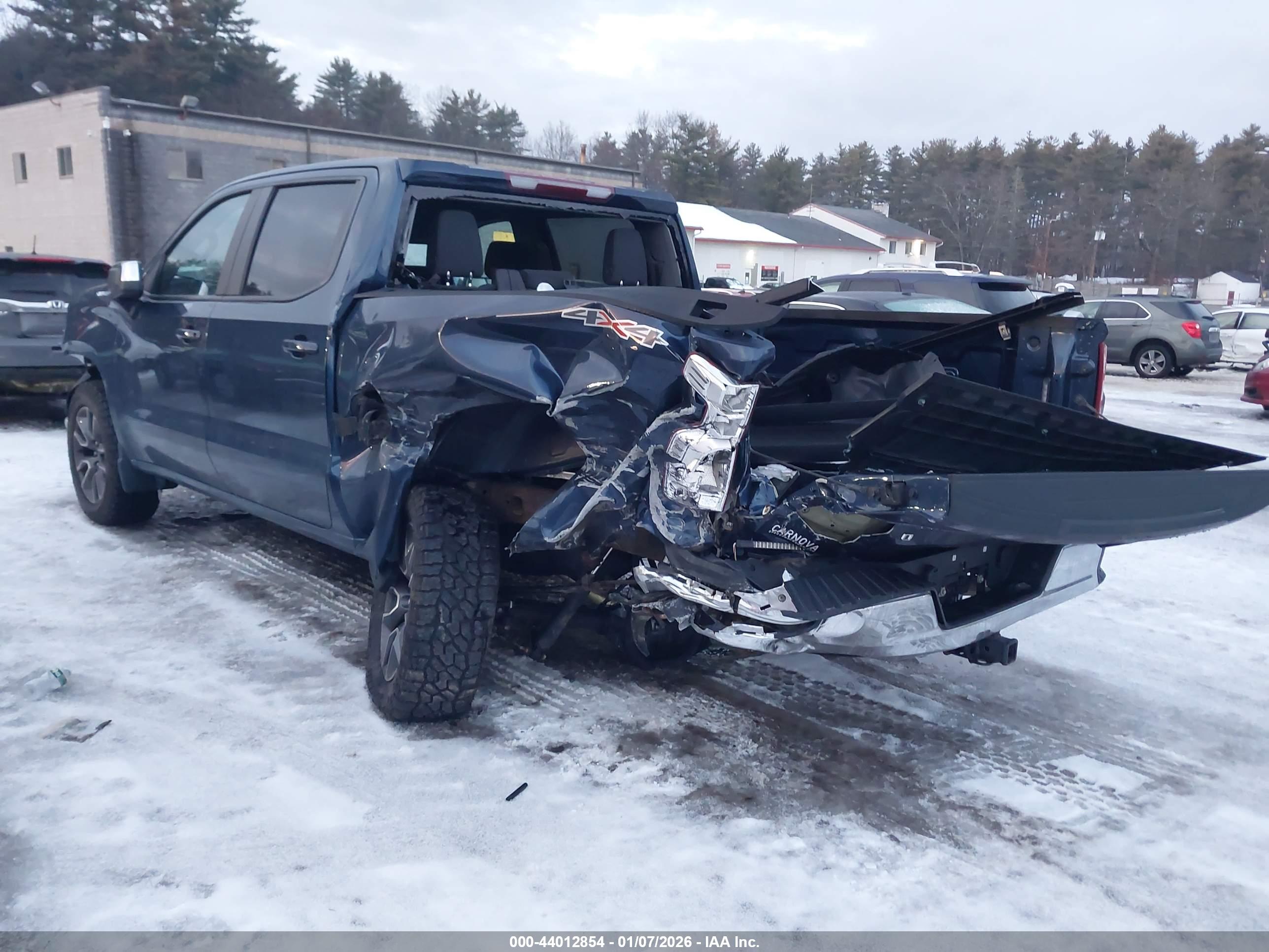 CHEVROLET SILVERADO image 3