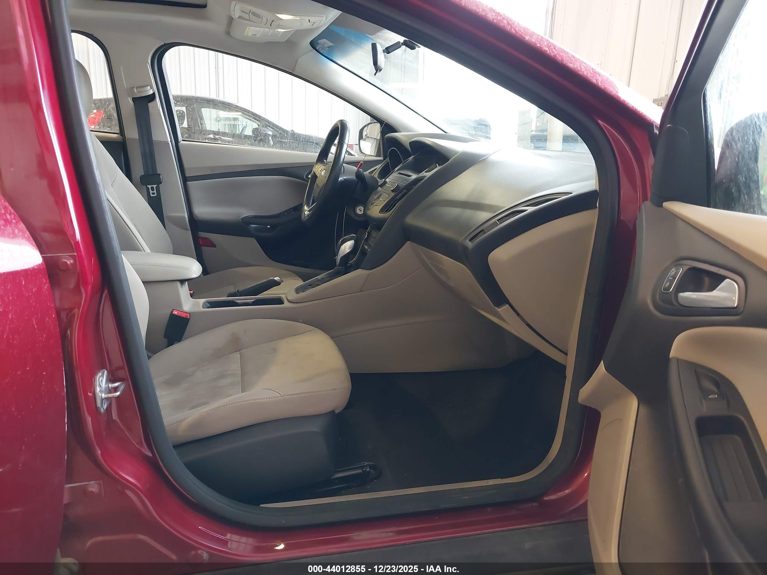 FORD FOCUS image 5