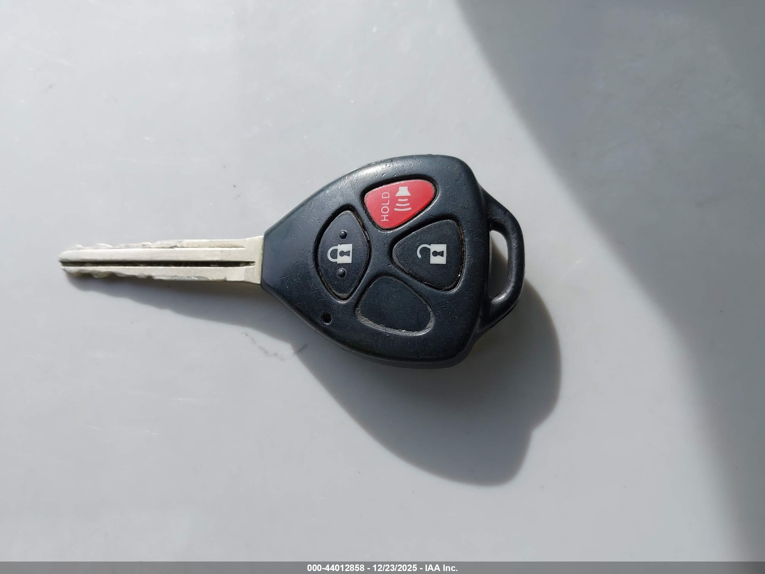 TOYOTA RAV4 image 11