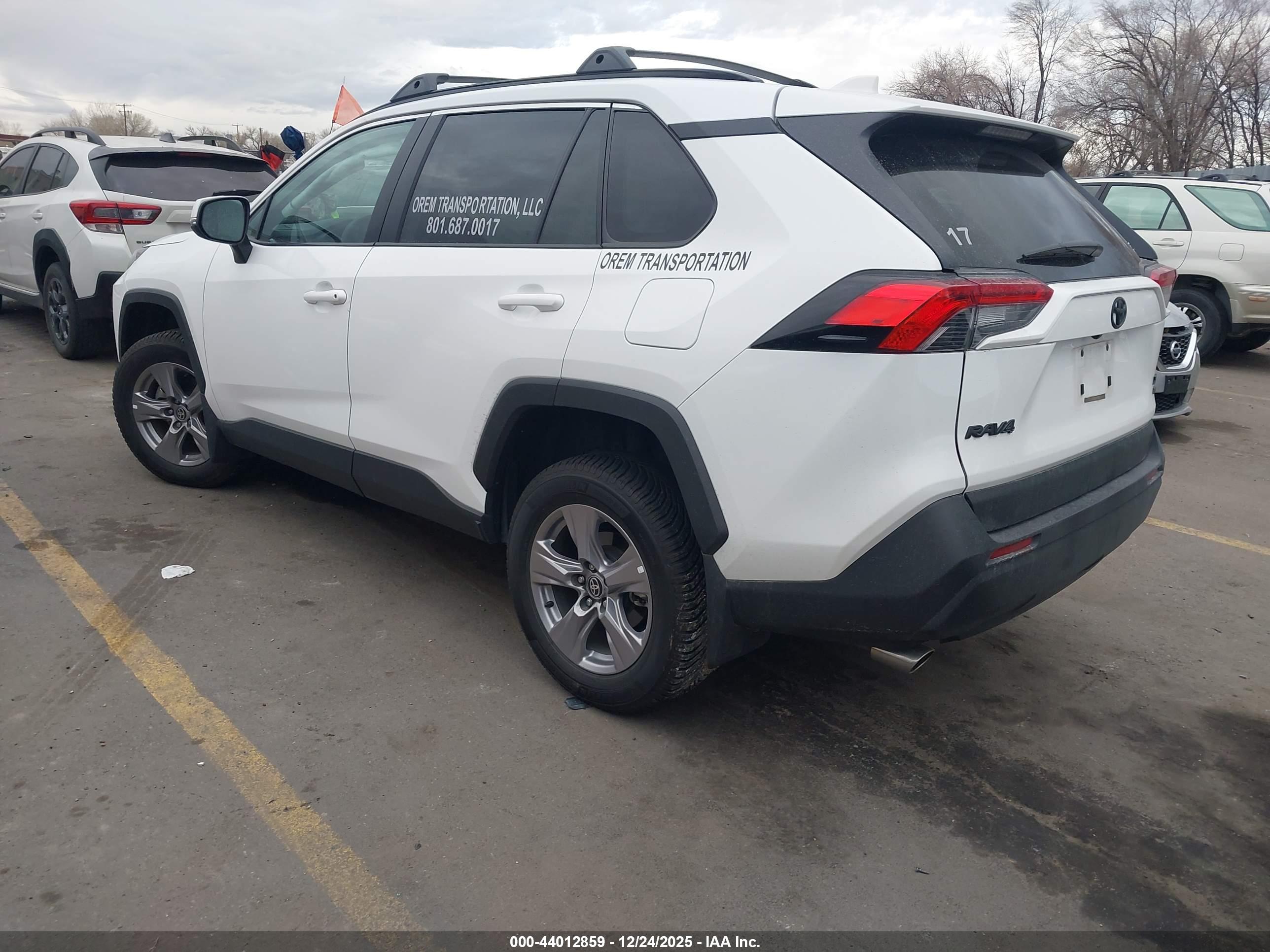 TOYOTA RAV4 image 3