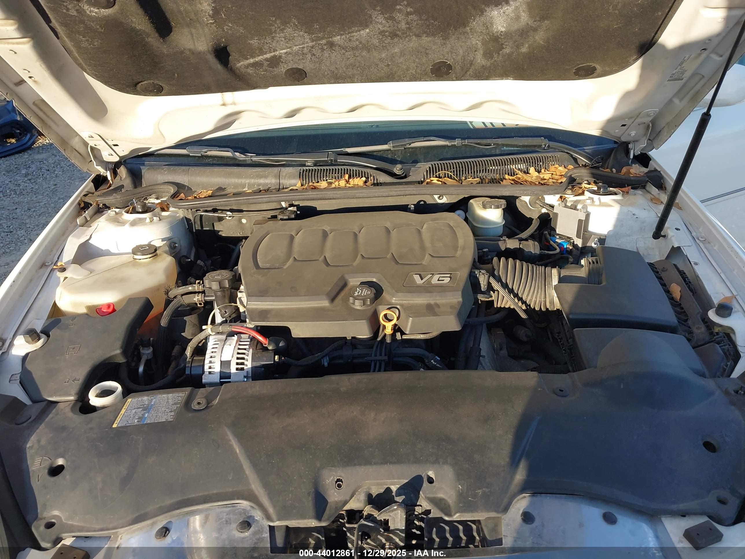 BUICK LUCERNE image 10