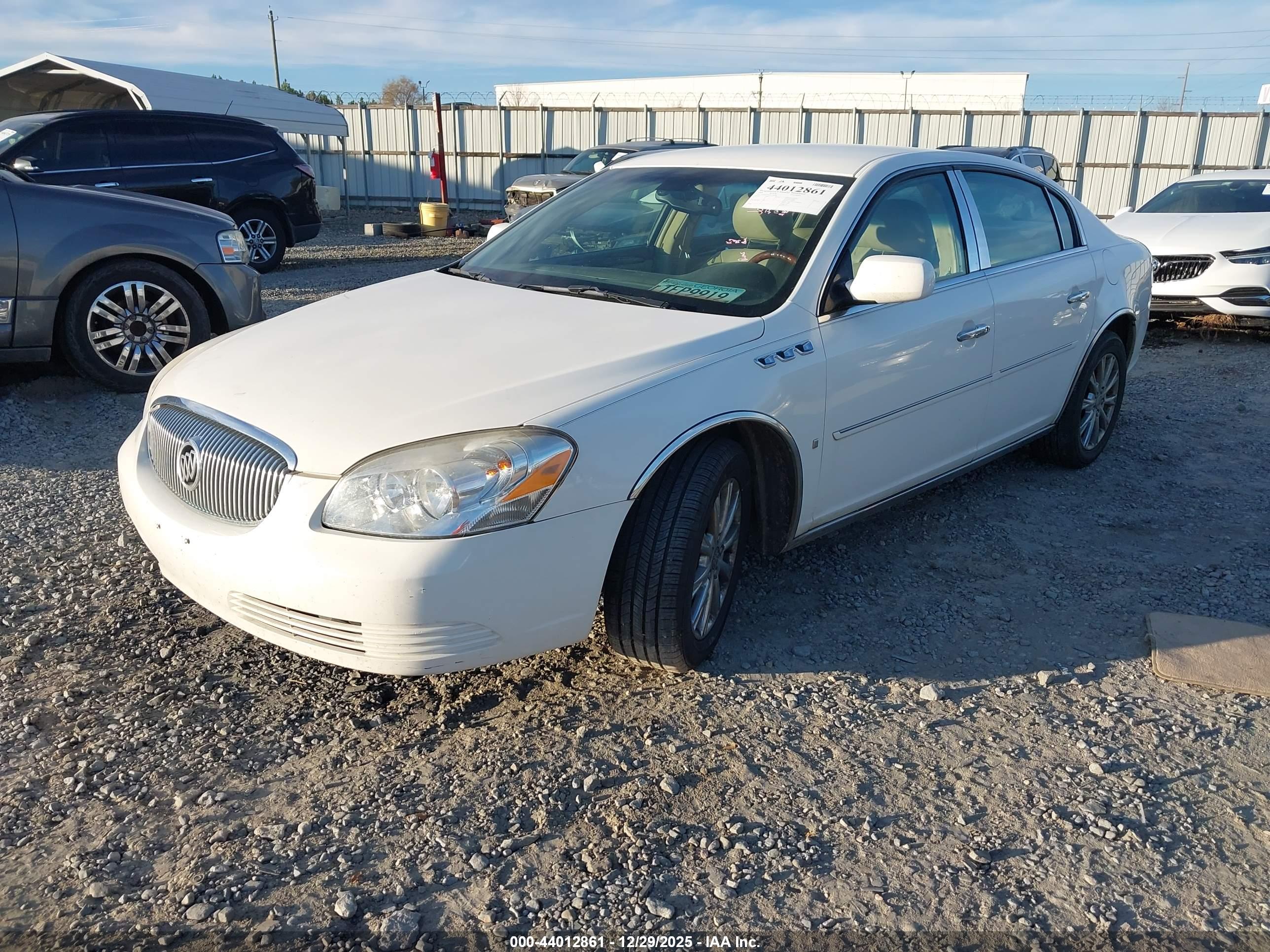 BUICK LUCERNE image 2