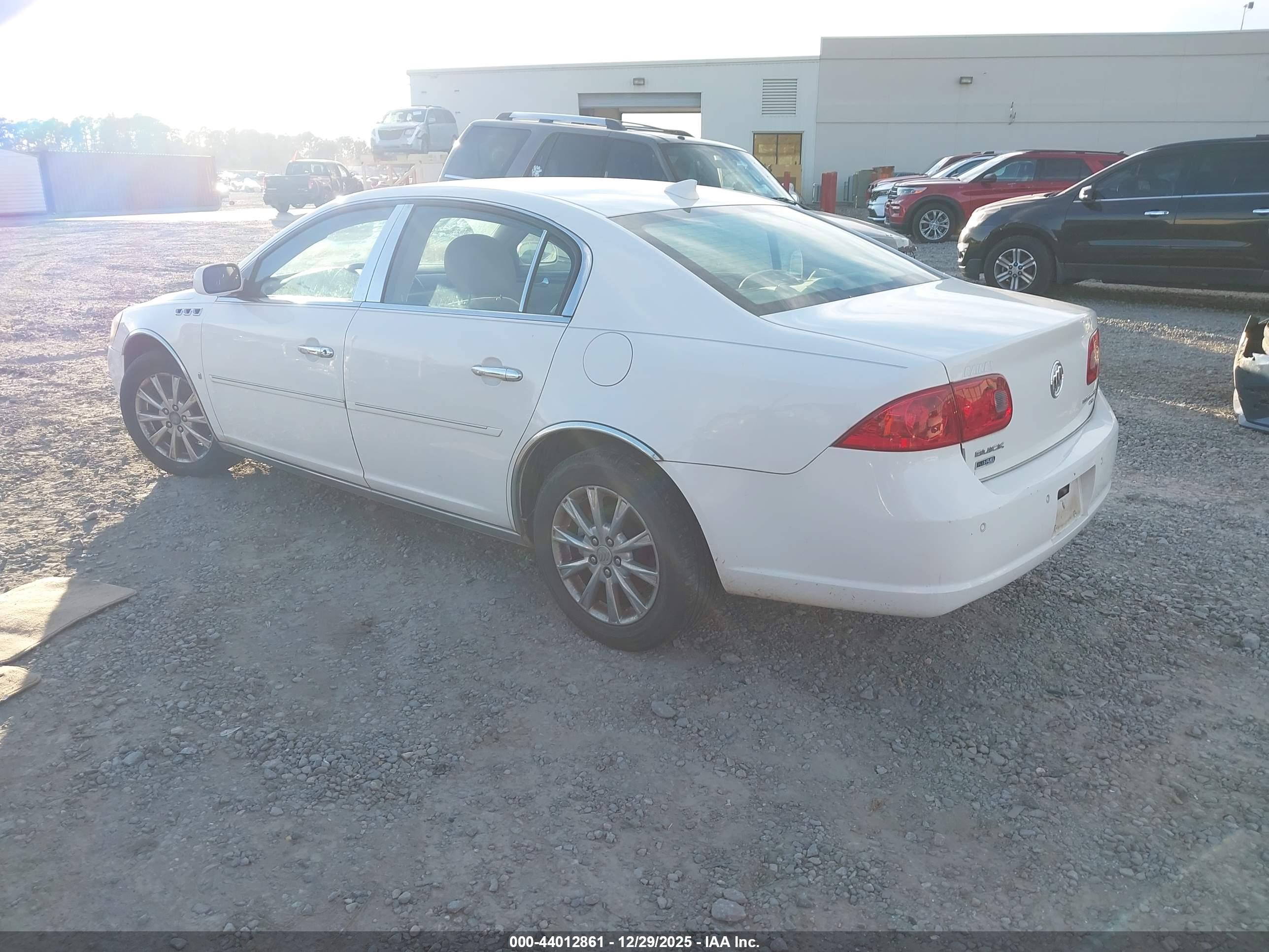 BUICK LUCERNE image 3