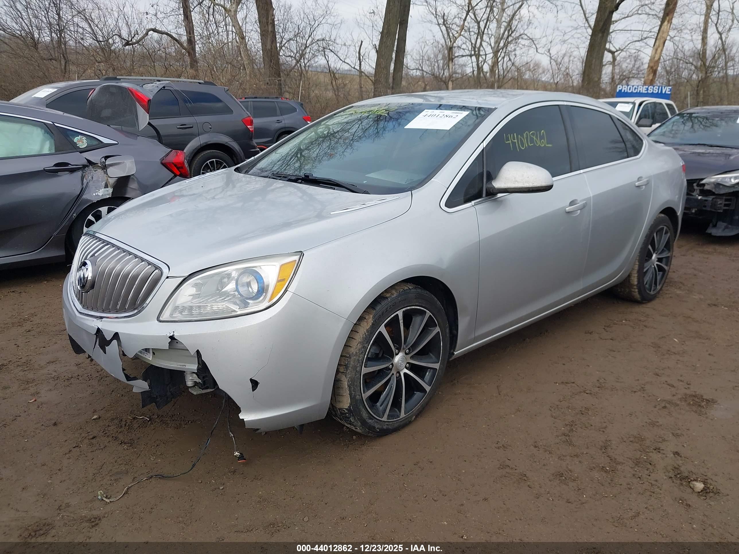 BUICK VERANO image 2