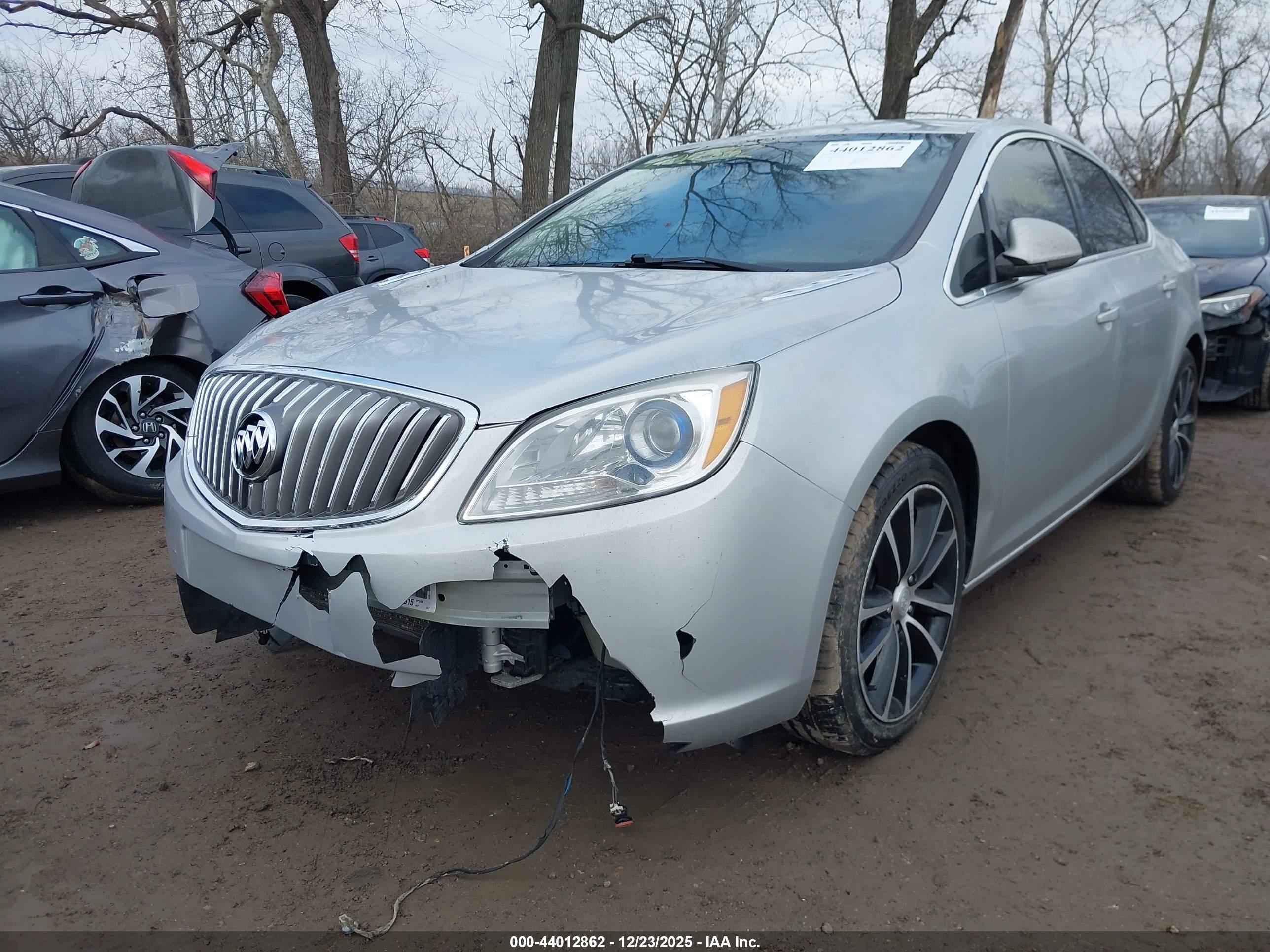 BUICK VERANO image 6
