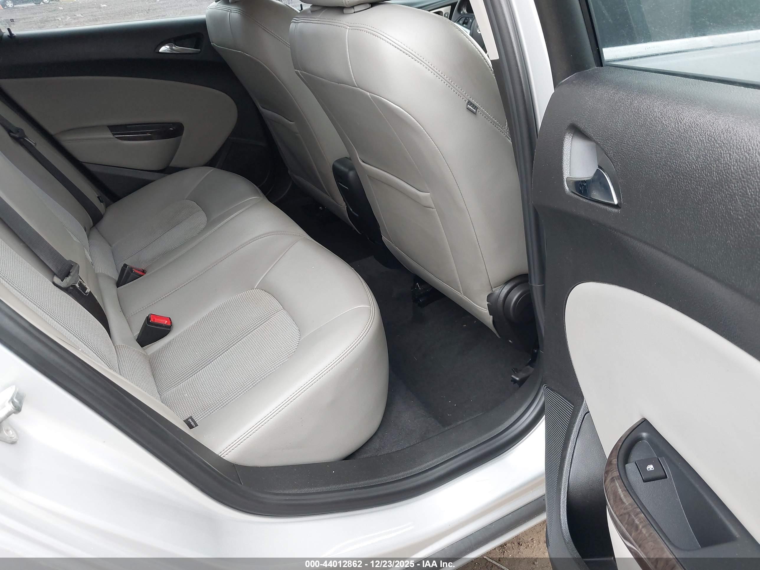 BUICK VERANO image 8