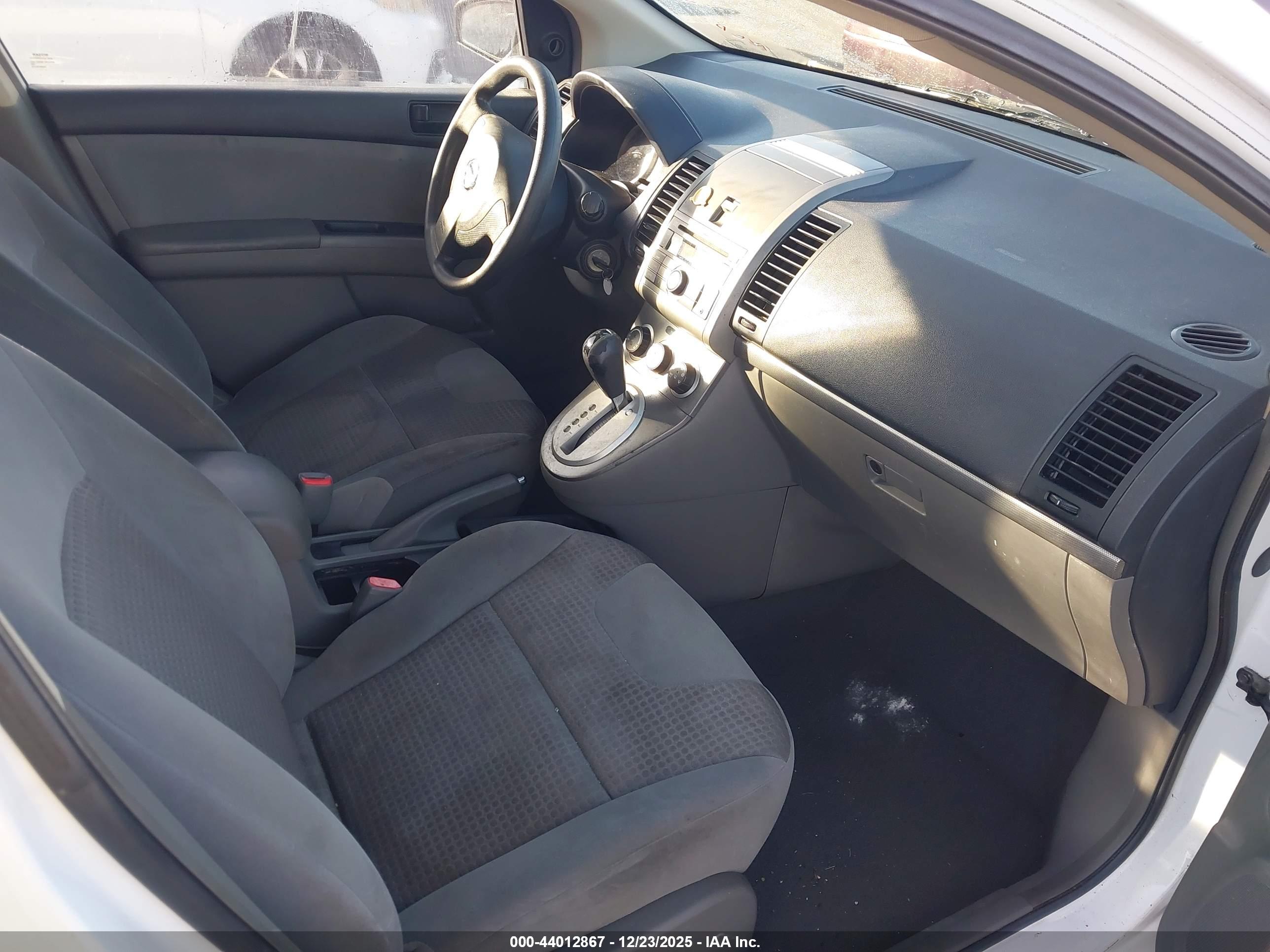 NISSAN SENTRA image 5