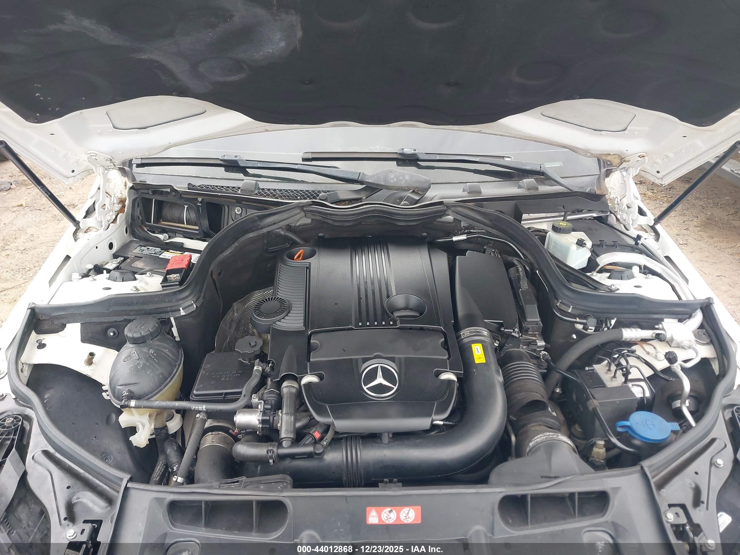 MERCEDES-BENZ C-CLASS image 10