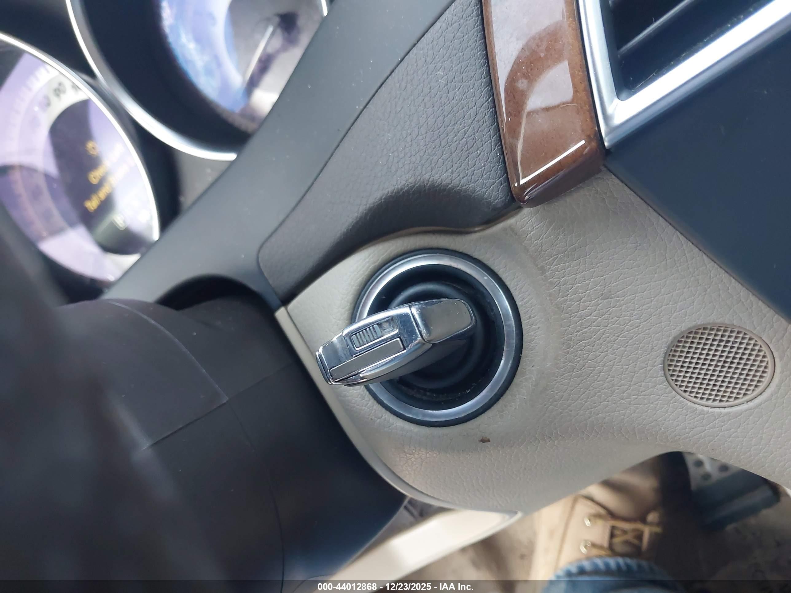 MERCEDES-BENZ C-CLASS image 11