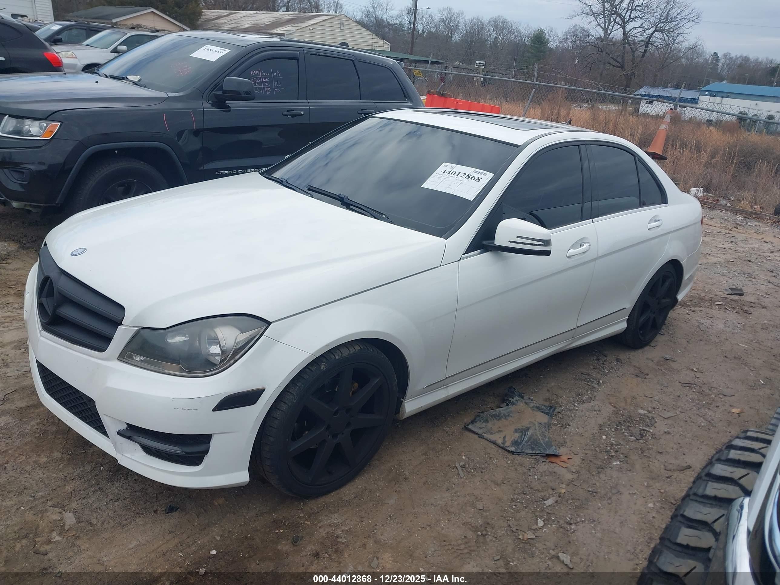 MERCEDES-BENZ C-CLASS image 2