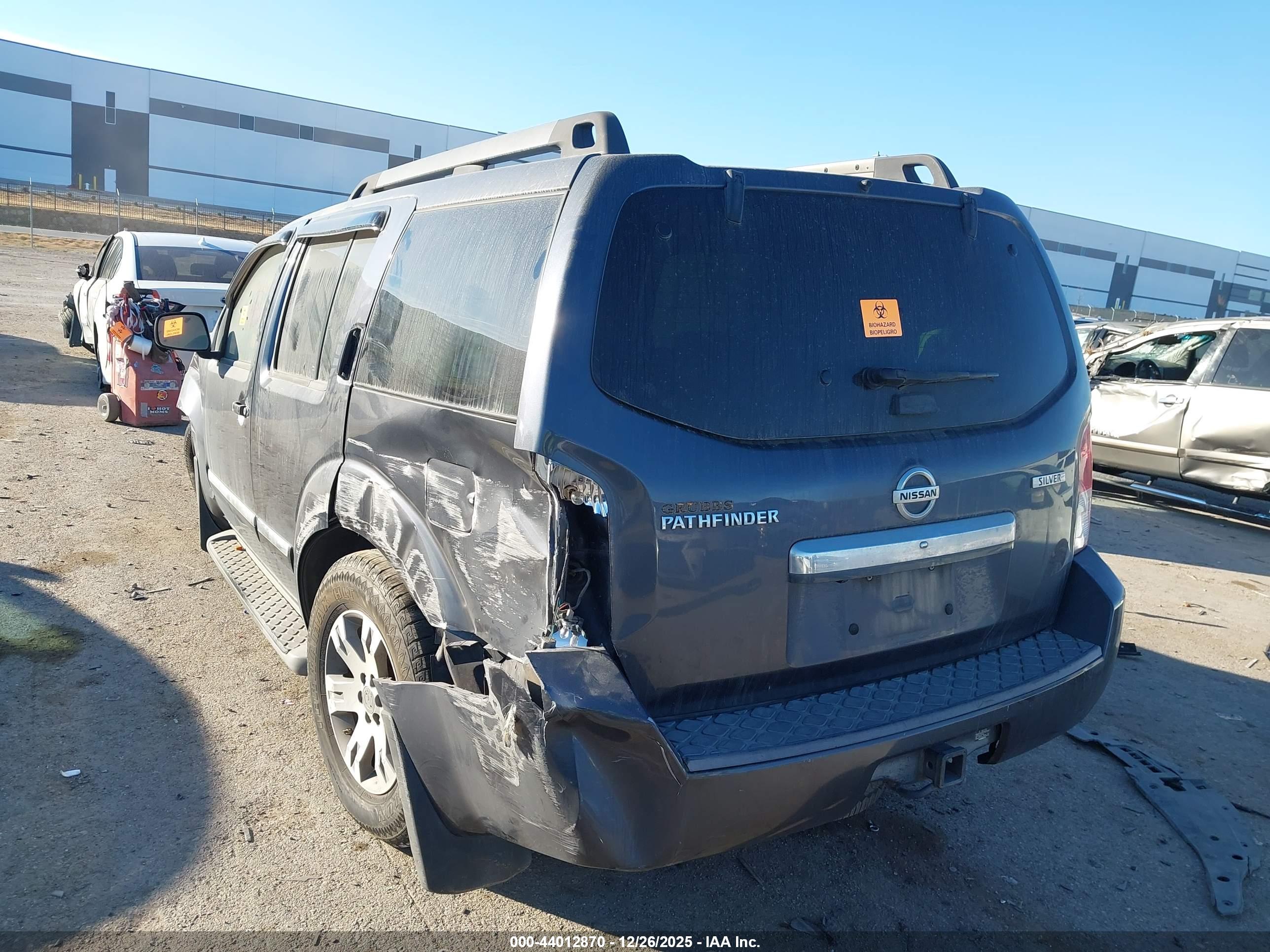 NISSAN PATHFINDER image 3
