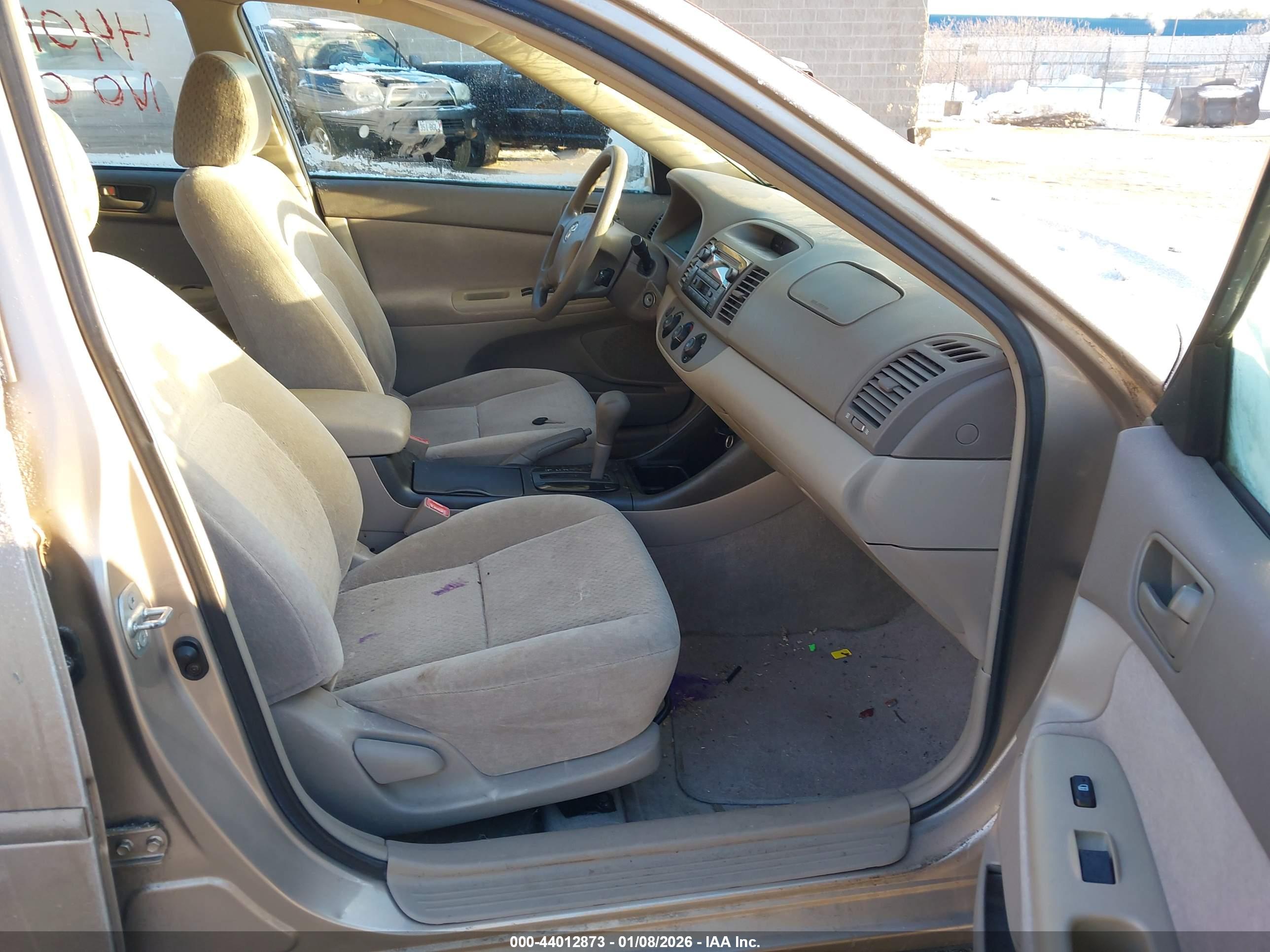 TOYOTA CAMRY image 5